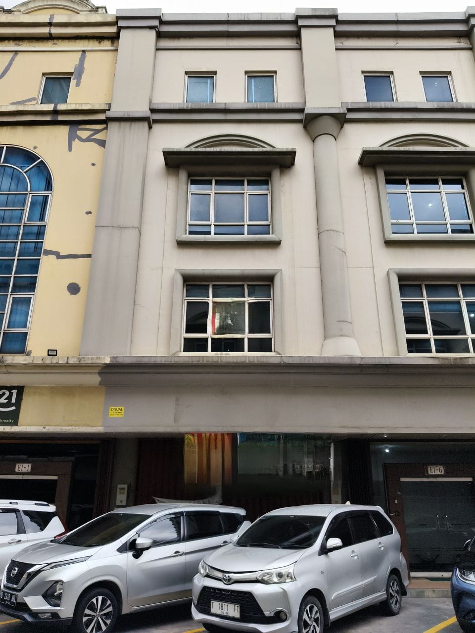 Jual Cepat Ruko 4 lantai di Bussines Park Kebon Jeruk Meruya Ilir Kembangan Jakarta Barat (AL)