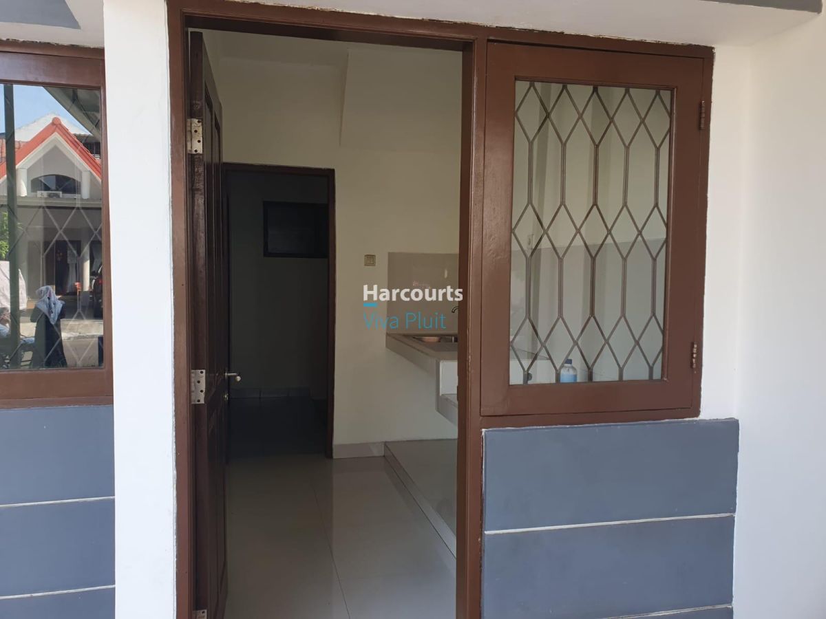 Dijual Rumah Di Sutera Elok, Alam Sutera. Bangunan Baru Renovasi. Harga Nego - Foto 3