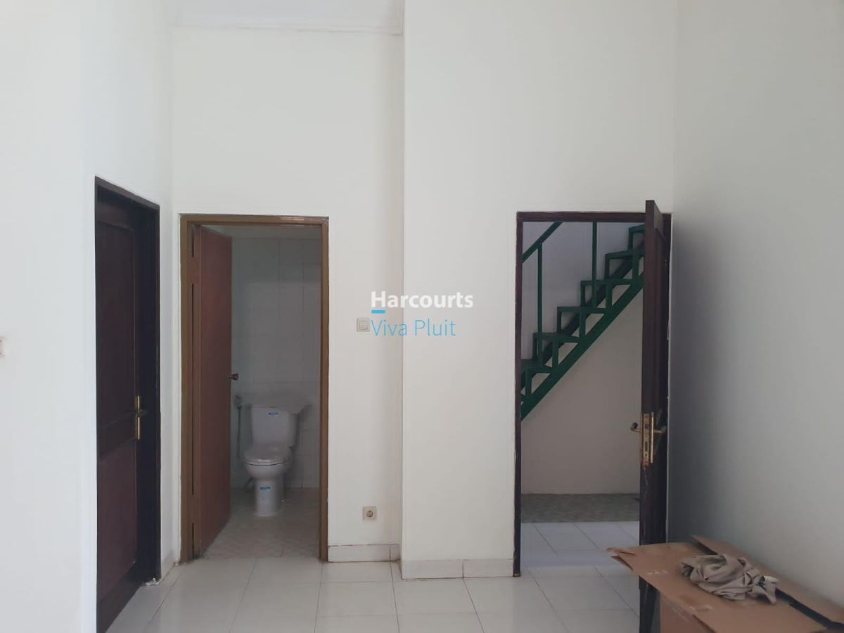 Dijual Rumah Di Sutera Elok, Alam Sutera. Bangunan Baru Renovasi. Harga Nego - Foto 6