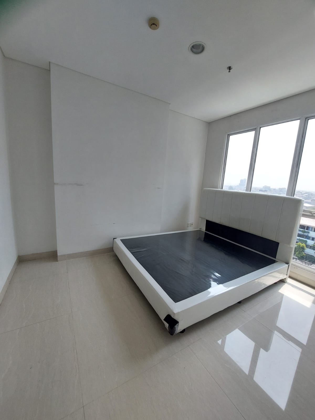 Sewa Cepat Grand Madison Condominium Type 2+1 BR di Jl. Letjen S.Parman Jakarta Barat (RR)