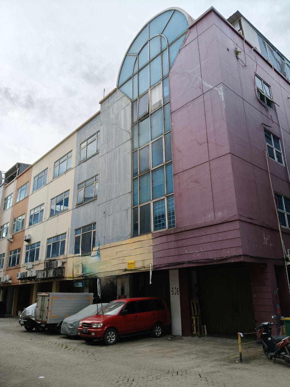 Jual Cepat Ruko Kantor 4 lantai di Taman Meruya Blok M Meruya Utara Kembangan Jakarta Barat (AL)