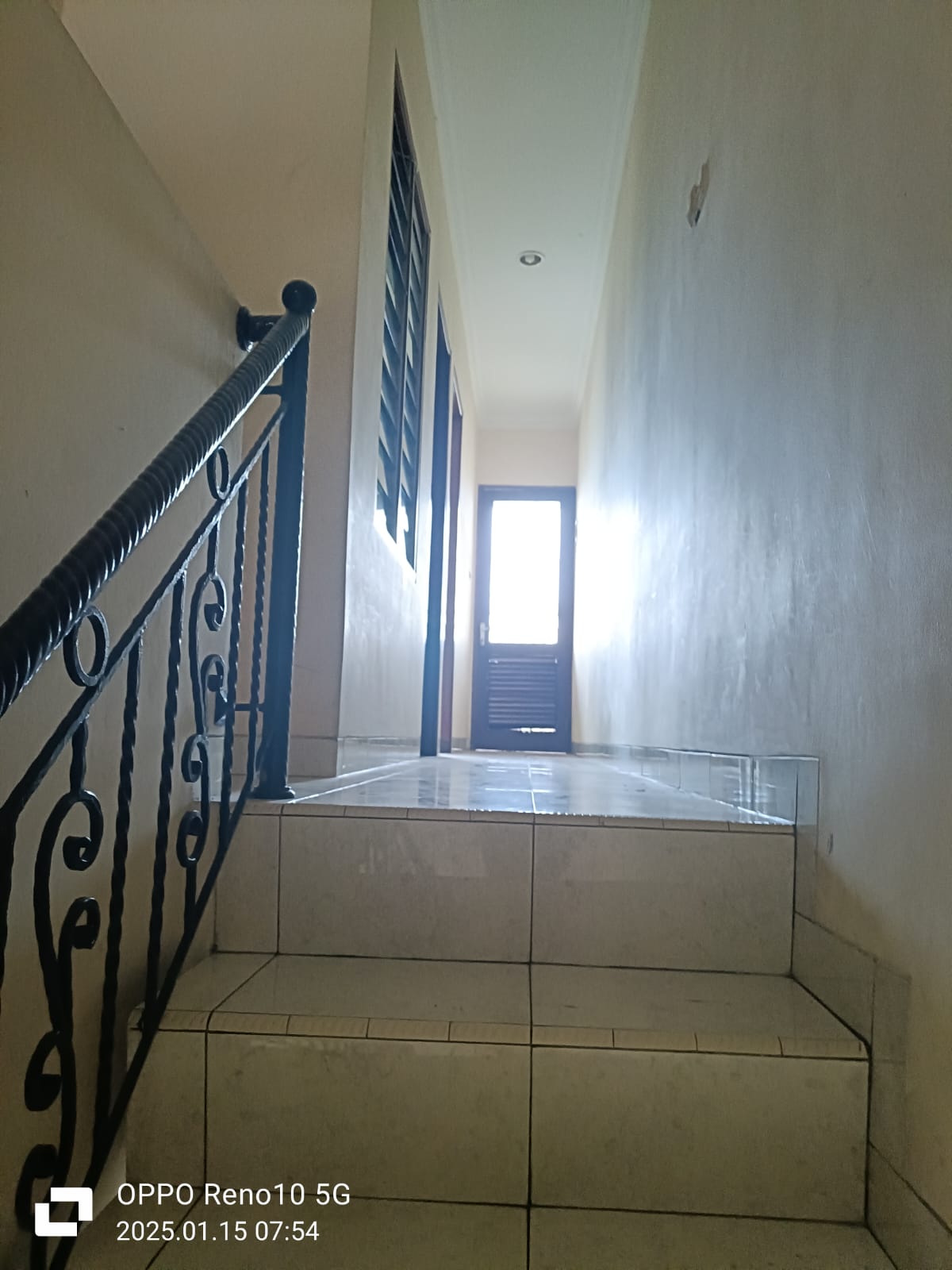 Rumah 3 lantai di Jelambar Grogol Petamburan Jakarta Barat (EF) - Foto 2
