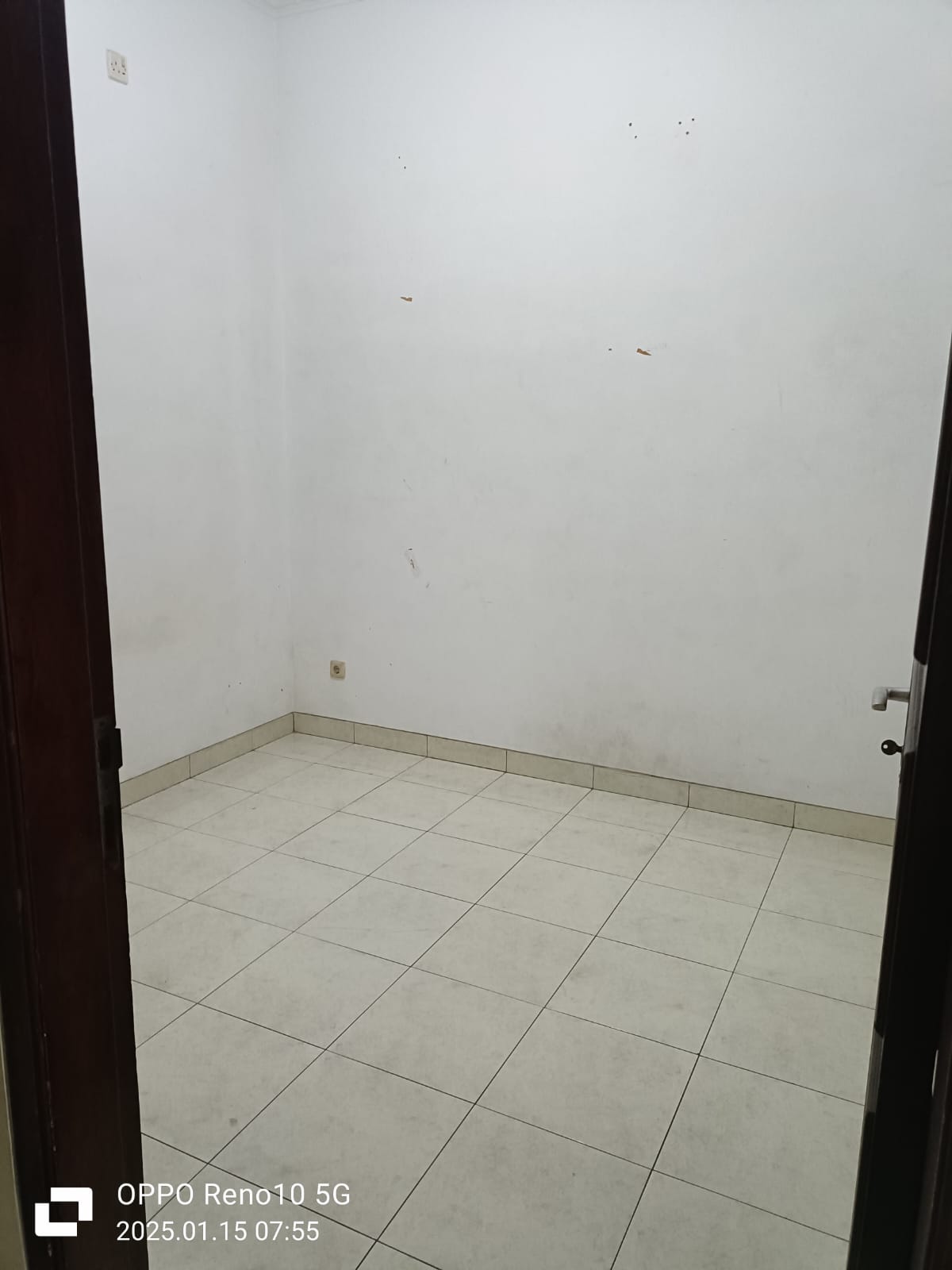 Rumah 3 lantai di Jelambar Grogol Petamburan Jakarta Barat (EF) - Foto 3