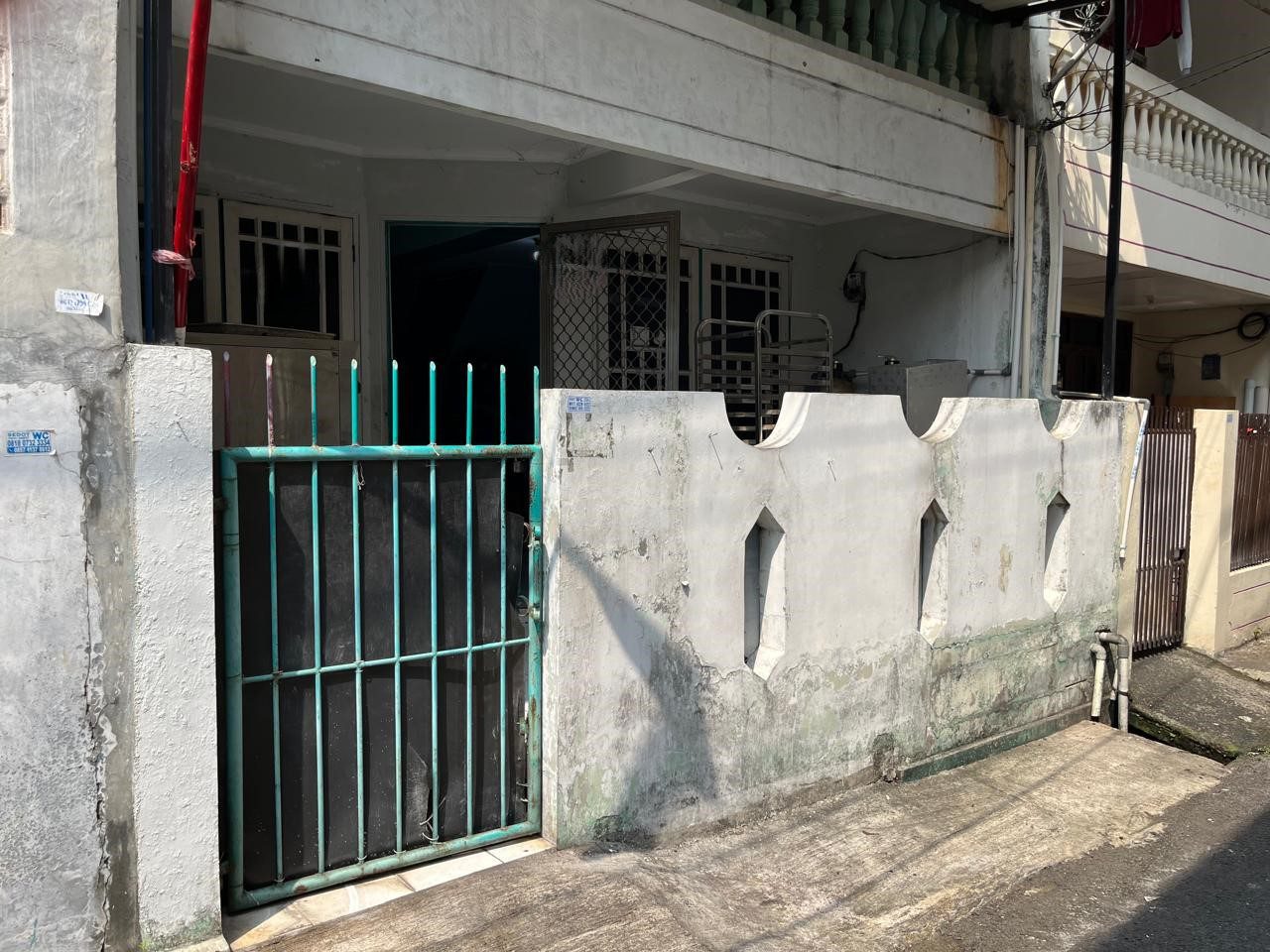Jual Rumah Luas 5m x 11m di daerah Tanjung Duren Jakarta Barat (EF) - Foto 3