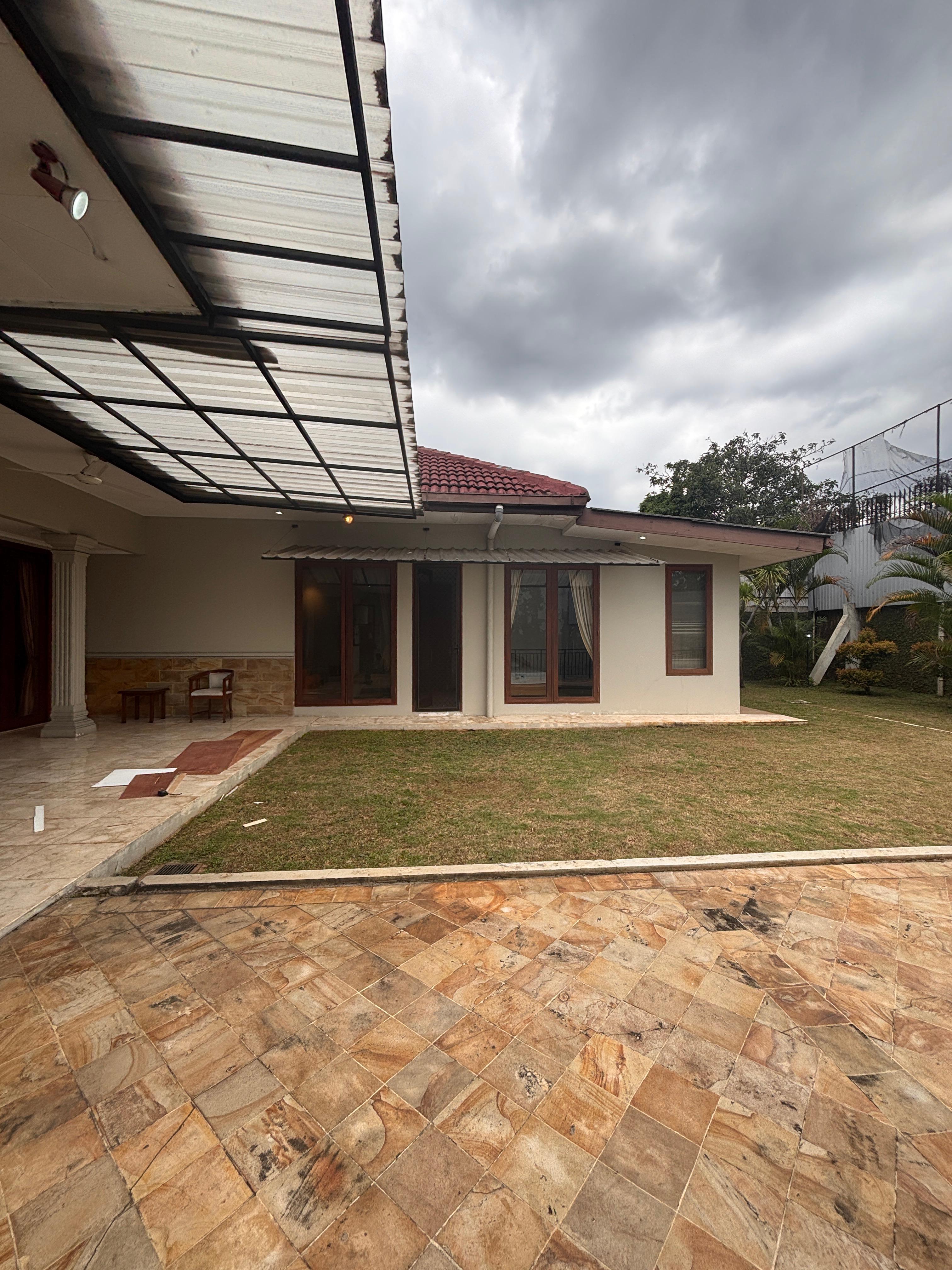 Rumah Mewah Siap Huni dengan Kolam Renang Dekat MRT Hj. Nawi di Gandaria Selatan,Cilandak, Jakarta Selatan - Foto 13