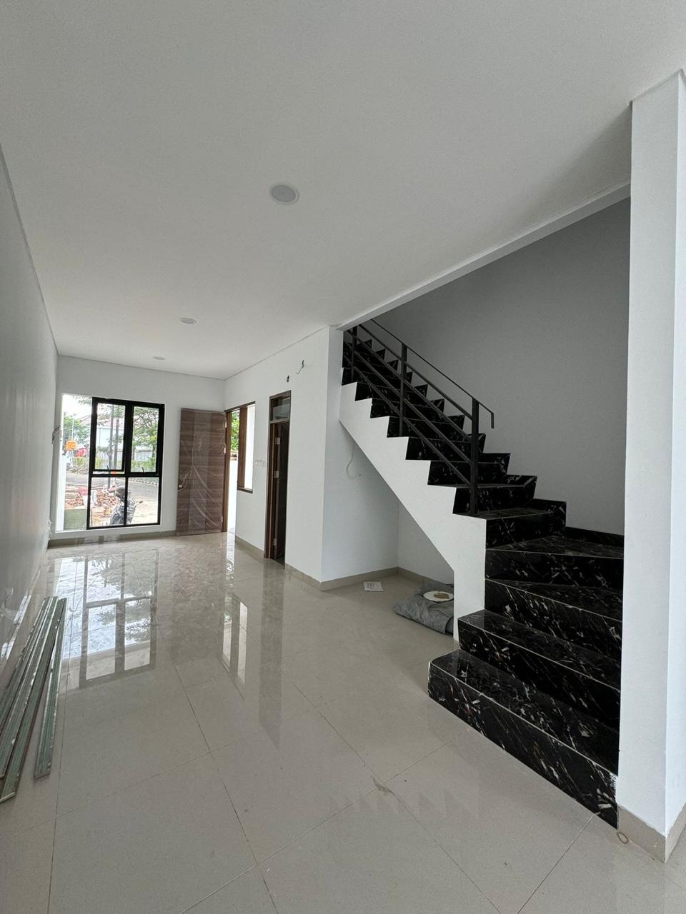 Jual Rumah Baru Posisi Hook di daerah Taman Surya Kalideres Jakarta Barat (NC) - Foto 3