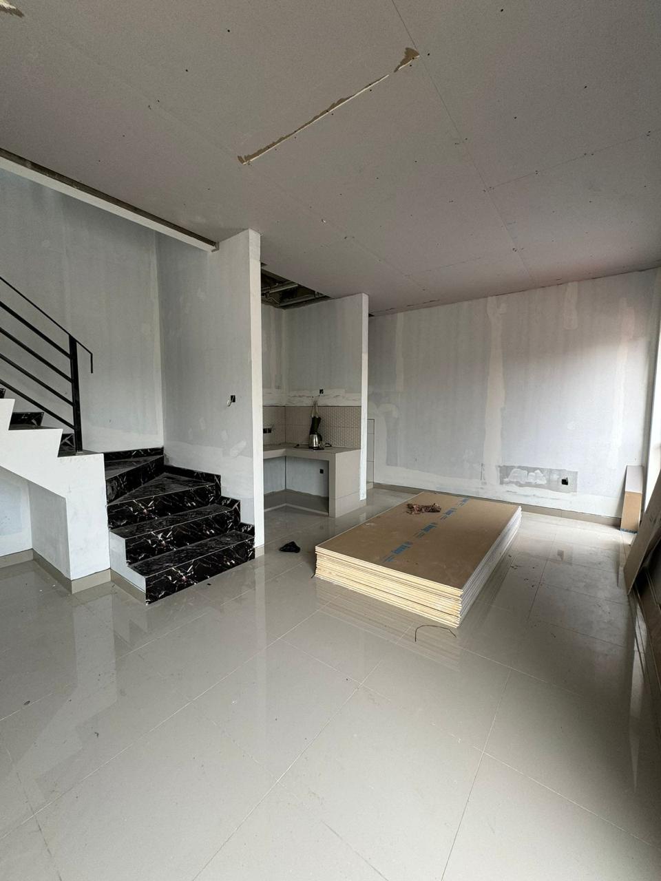 Jual Rumah Baru Posisi Hook di daerah Taman Surya Kalideres Jakarta Barat (NC) - Foto 11