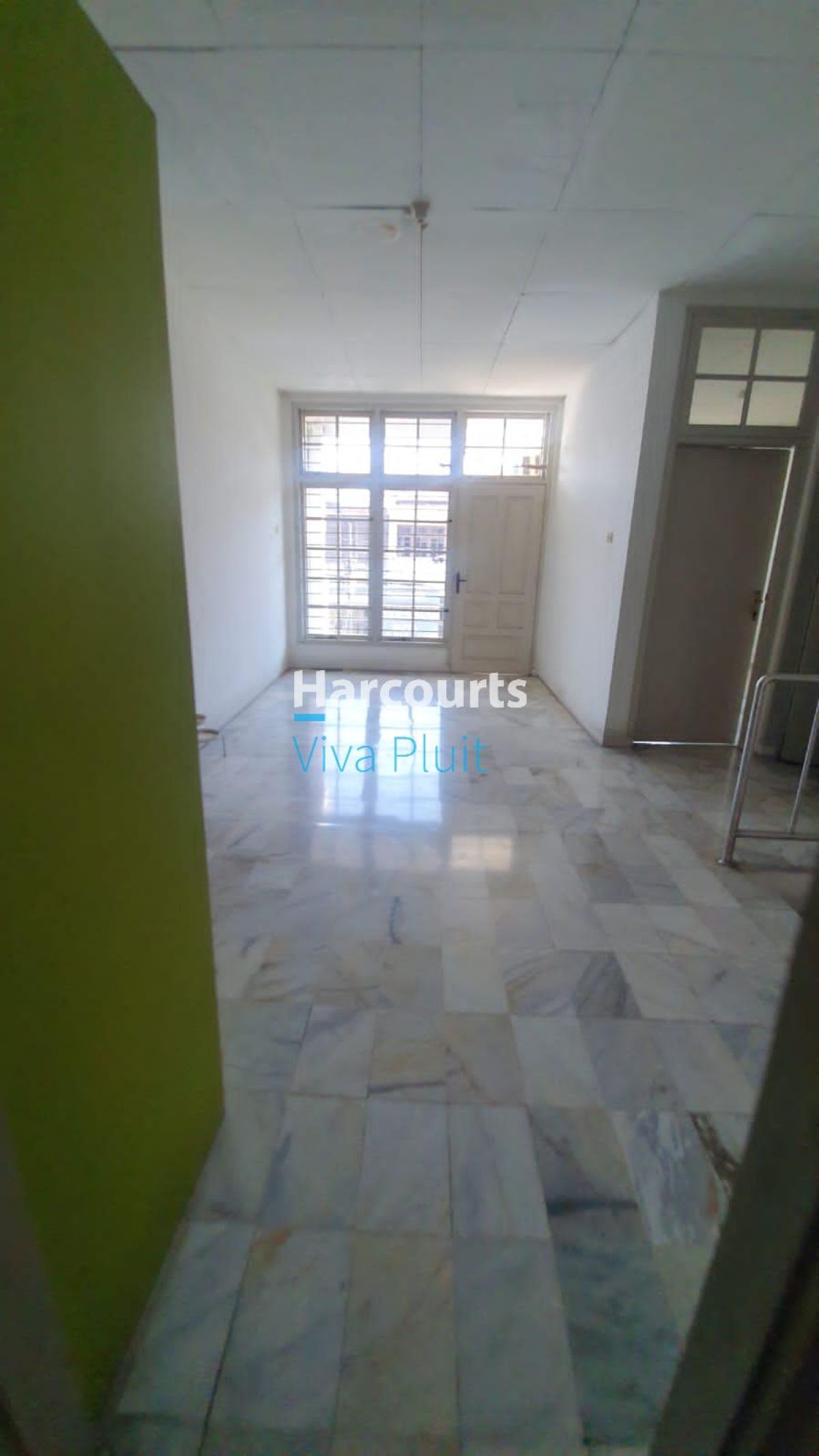 Disewakan Rumah 2 Lantai Di Muara Karang. Harga Murah!!