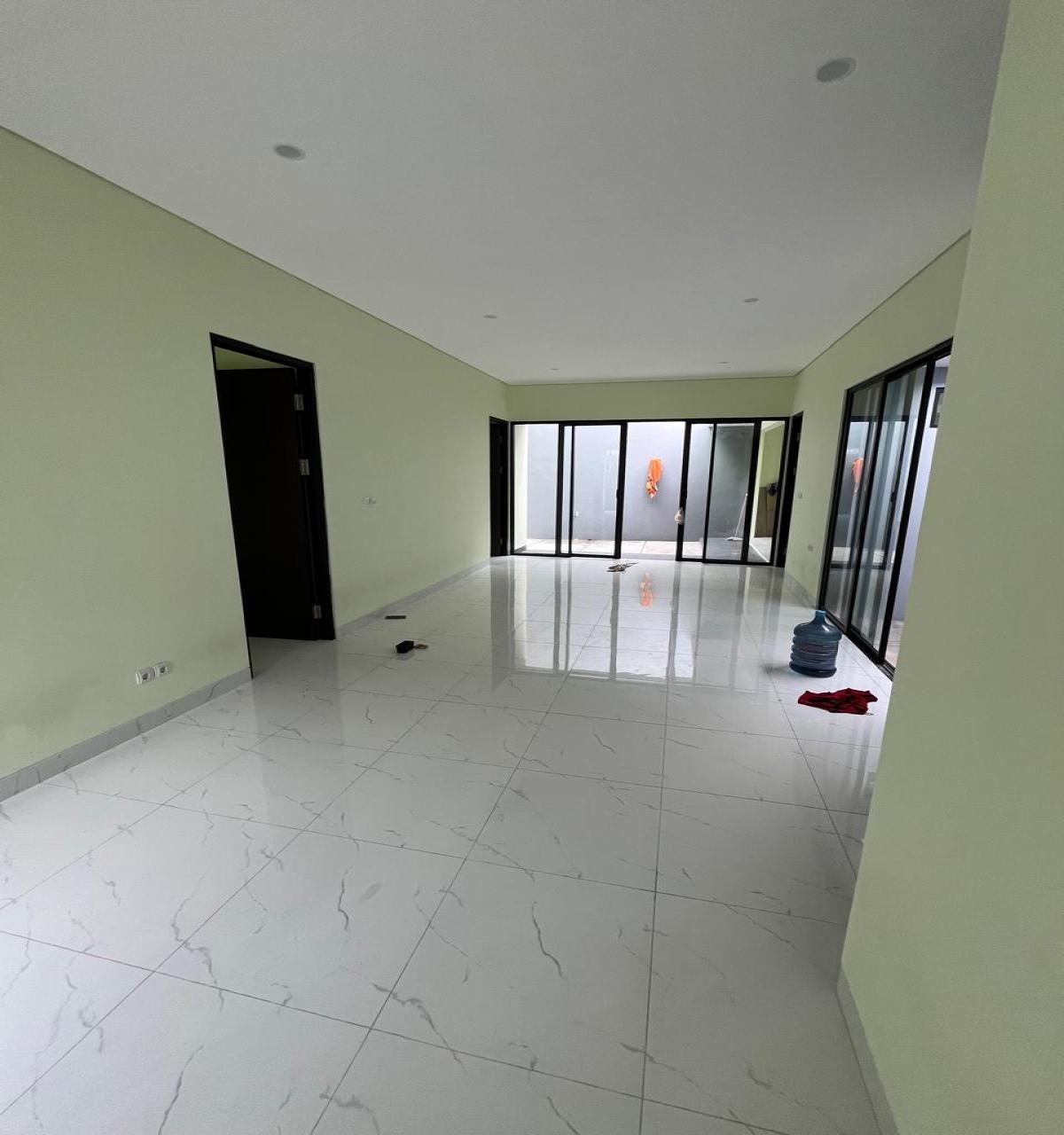 Disewakan Rumah Bagus dan Siap Huni di Tawakal Jakarta Barat EF - Foto 2