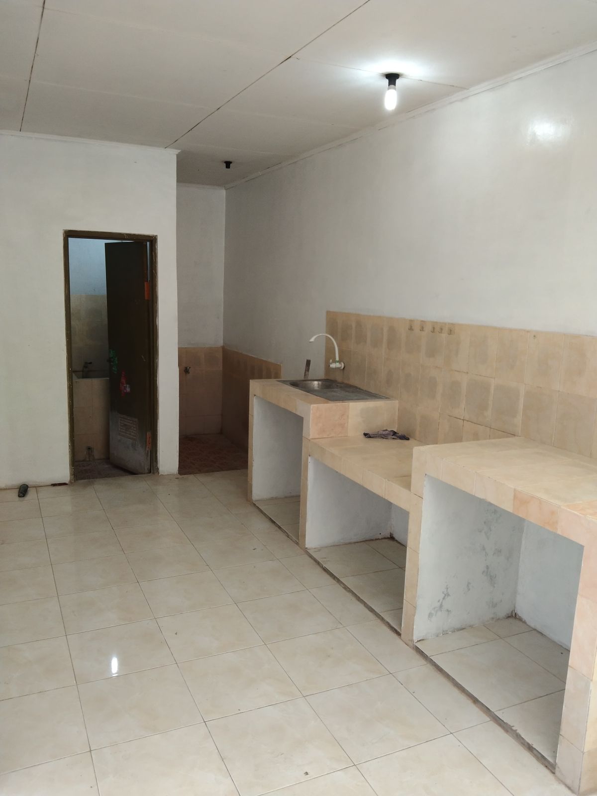 Rumah Siap Pakai di Selokaton Gondangrejo Solo - Foto 5