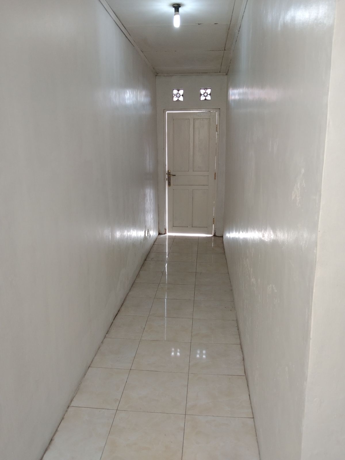 Rumah Siap Pakai di Selokaton Gondangrejo Solo - Foto 6