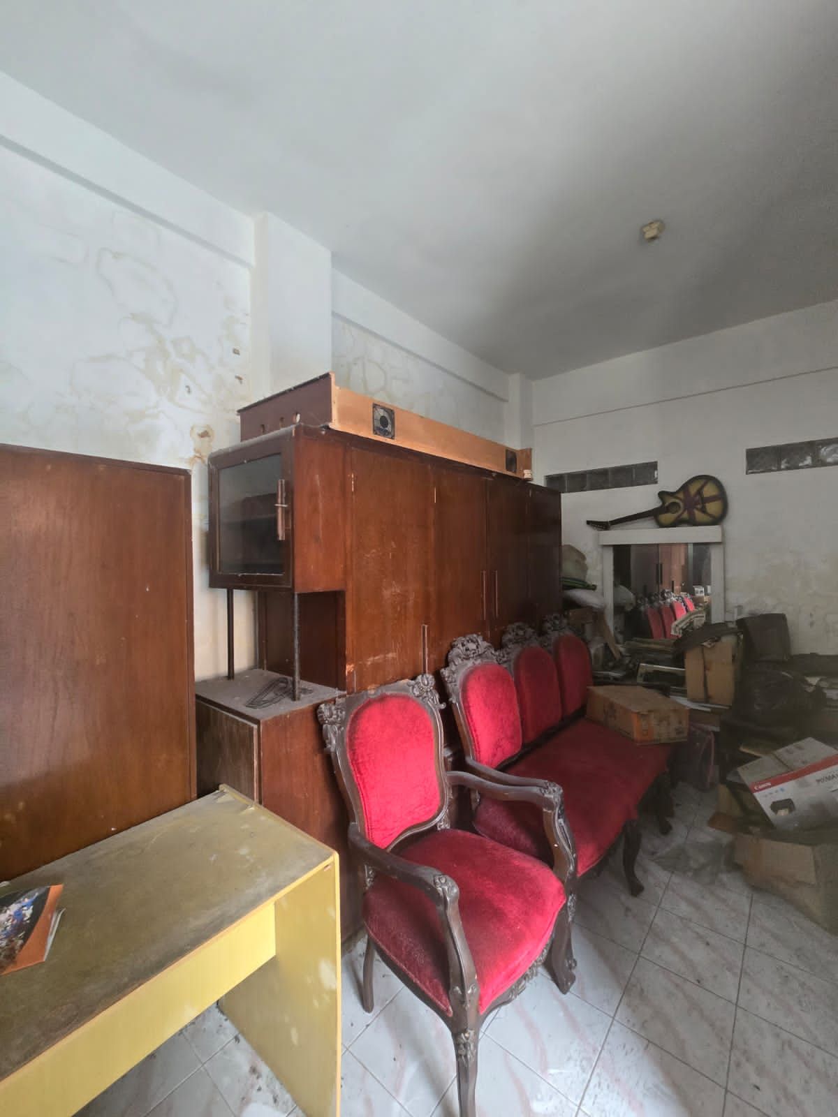 Rumah Strategis Tengah Kota di Jalan Sam Ratulangi Manahan Solo - Foto 3