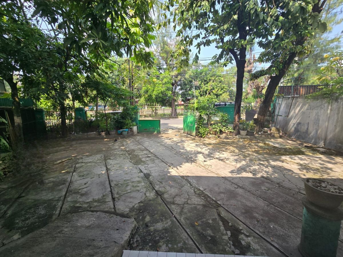 Rumah Strategis Tengah Kota di Jalan Sam Ratulangi Manahan Solo - Foto 4