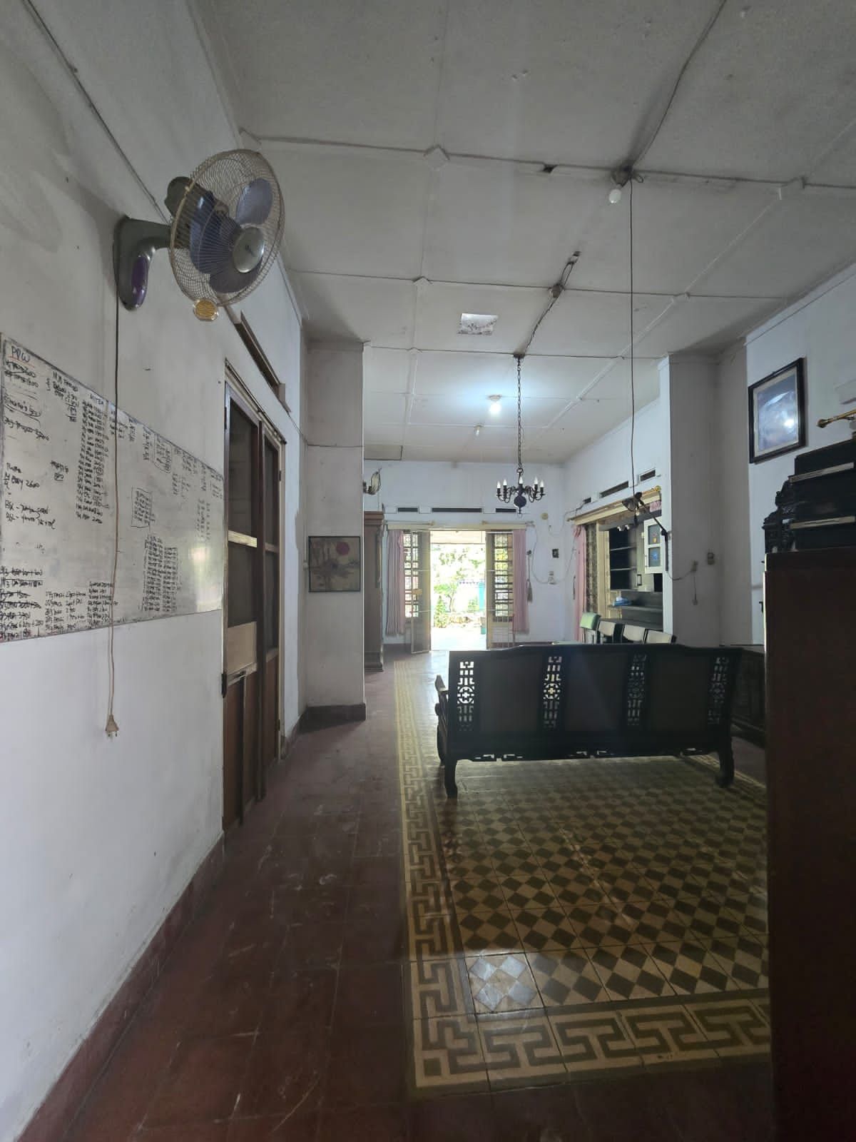 Rumah Strategis Tengah Kota di Jalan Sam Ratulangi Manahan Solo - Foto 7