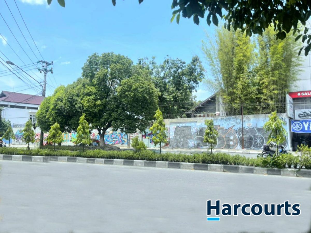 Ruang Usaha Strategis Di Jalan Kolonel Sutarto Jebres Solo