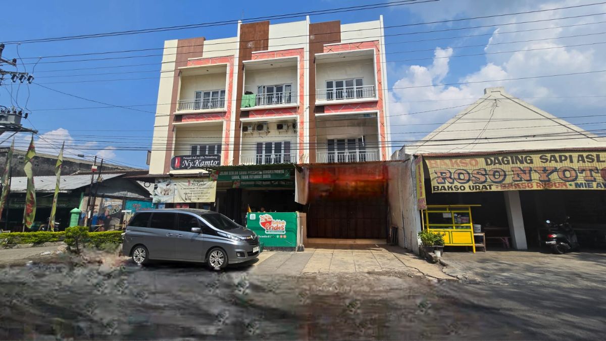 Ruko 3 Lantai Strategis di Jalan Jayawijaya Mojosongo Solo