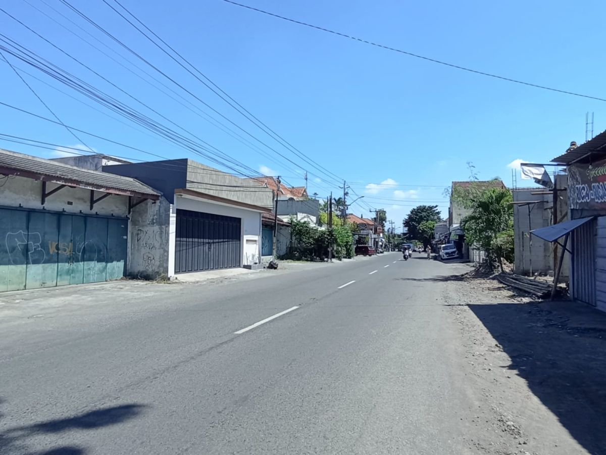 Rumah Hitung Tanah Strategis Dekat Pasar Nusukan Solo di Jalan Raya Adi Sumarmo Solo - Foto 2