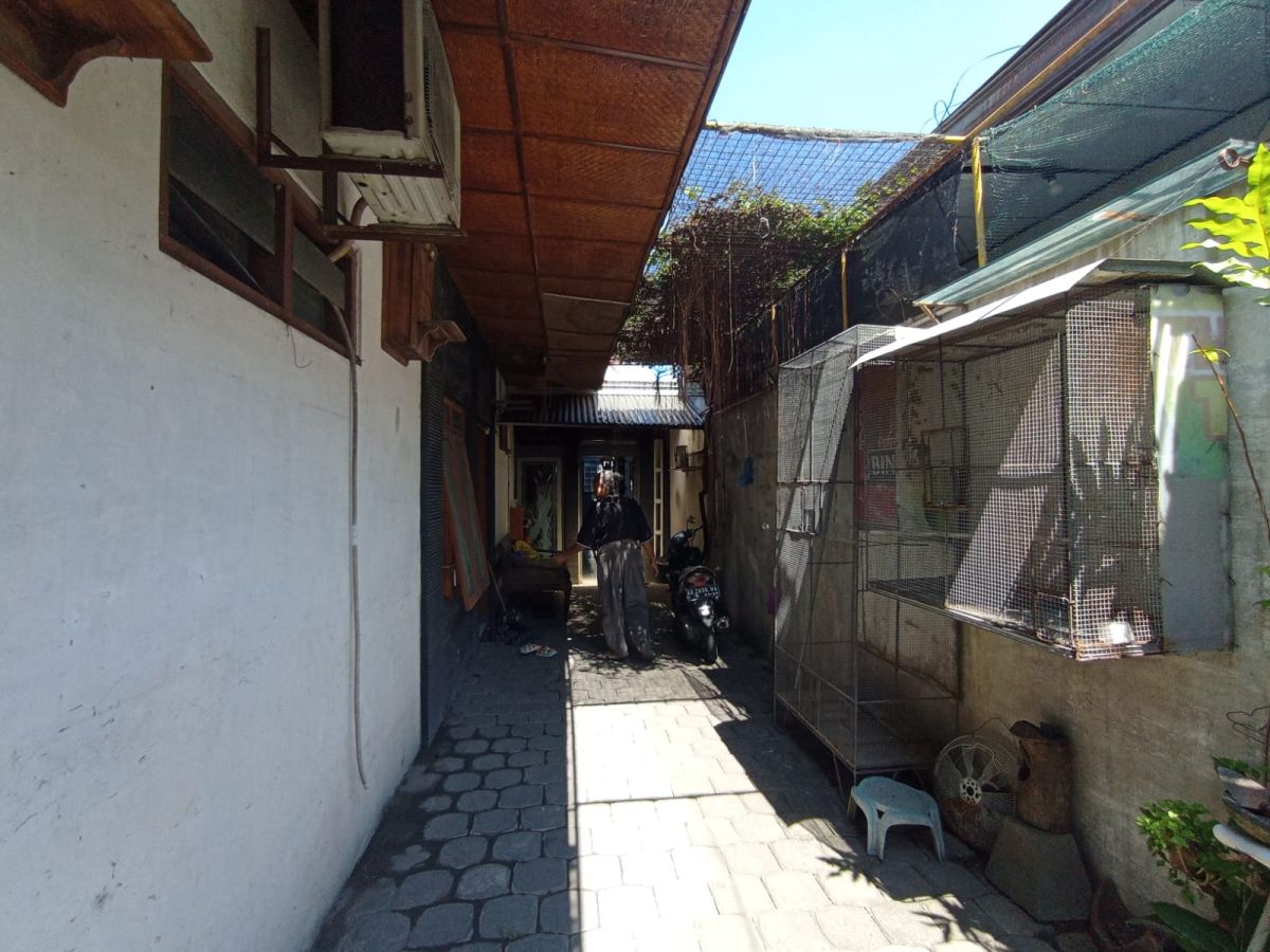 Rumah Hitung Tanah Strategis Dekat Pasar Nusukan Solo di Jalan Raya Adi Sumarmo Solo - Foto 8