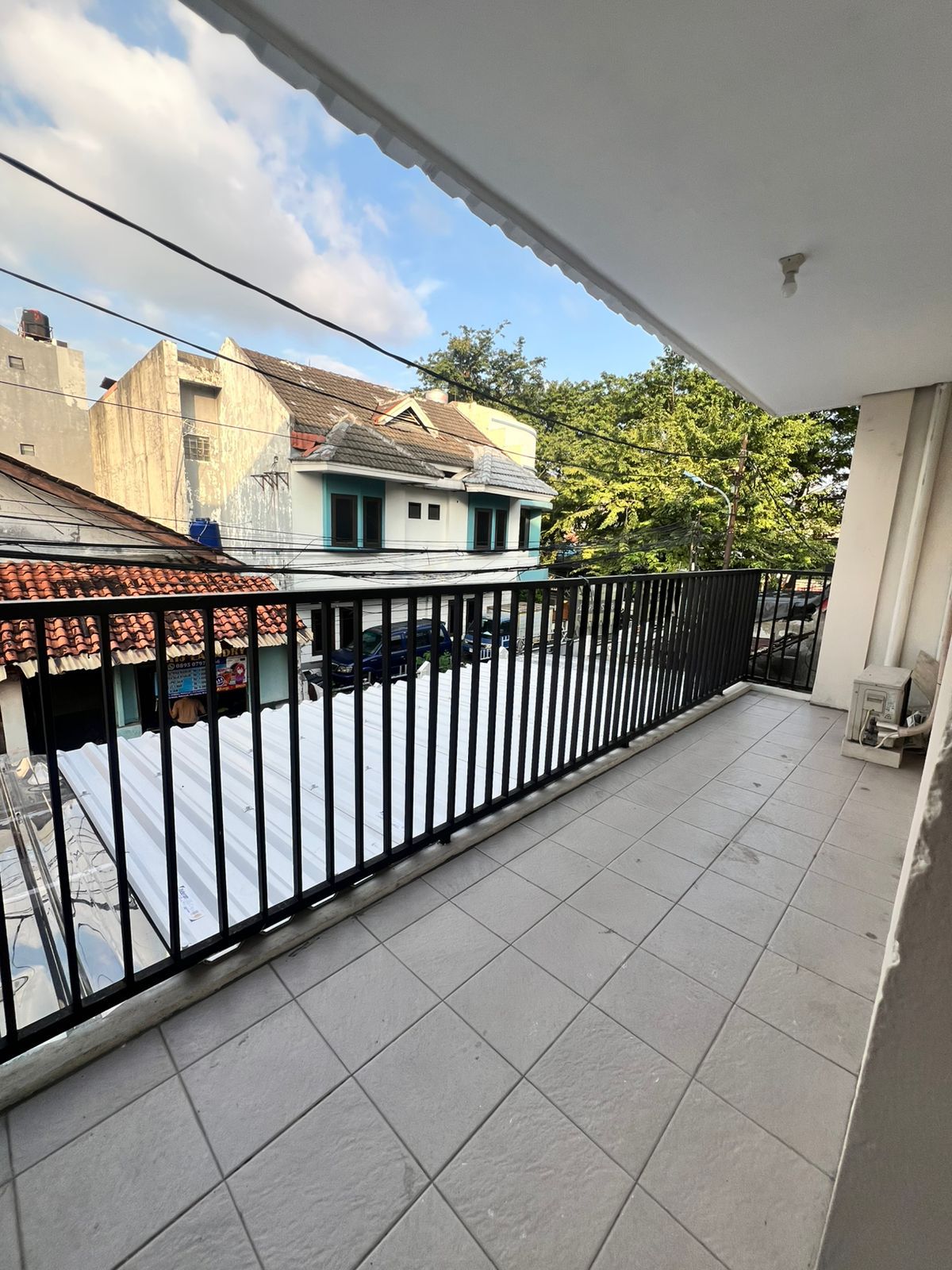 Rumah Baru Siap Huni di samping jalan Tomang Grogol Petamburan Jakarta Barat ID - Foto 28