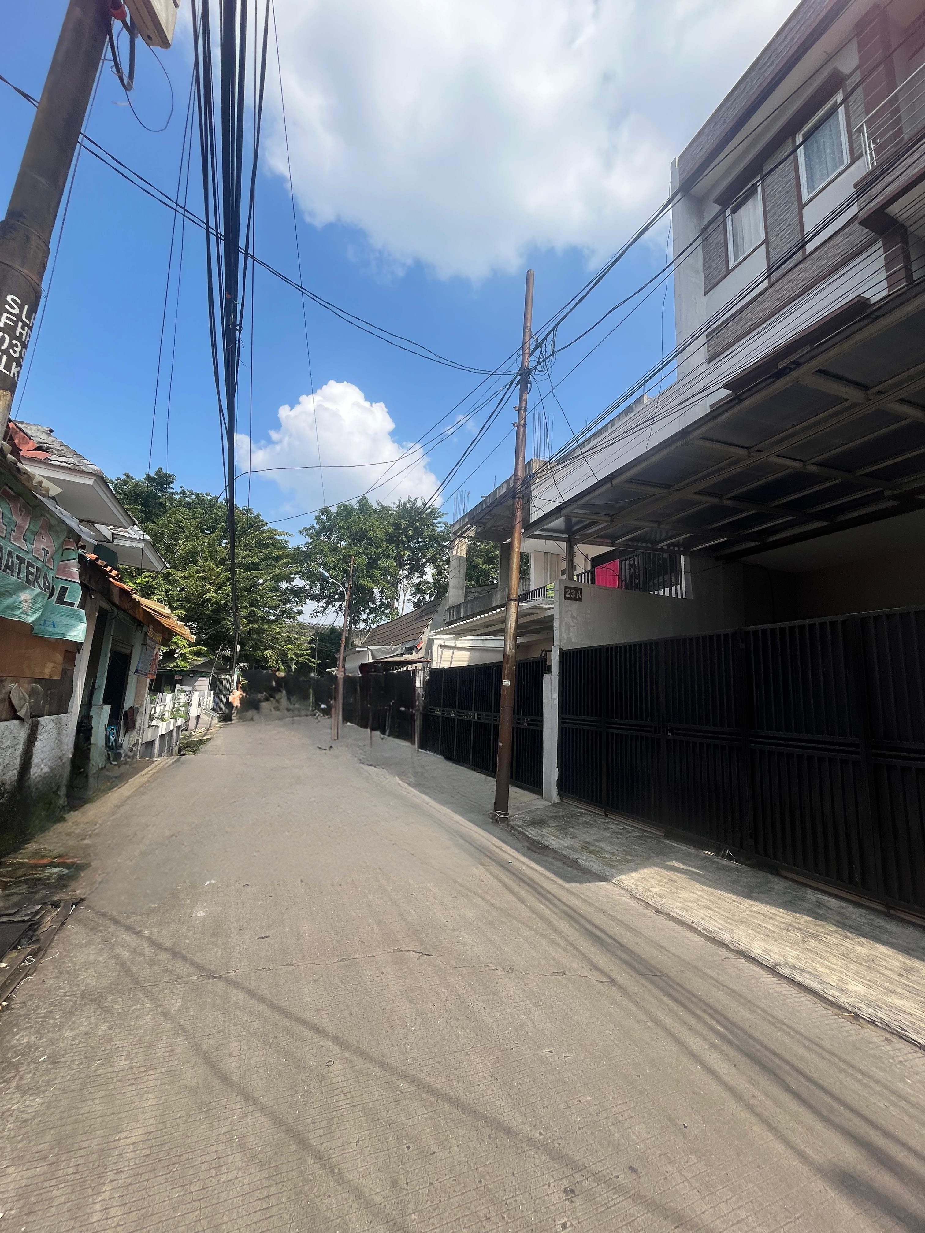 Rumah Baru Siap Huni di samping jalan Tomang Grogol Petamburan Jakarta Barat ID - Foto 2