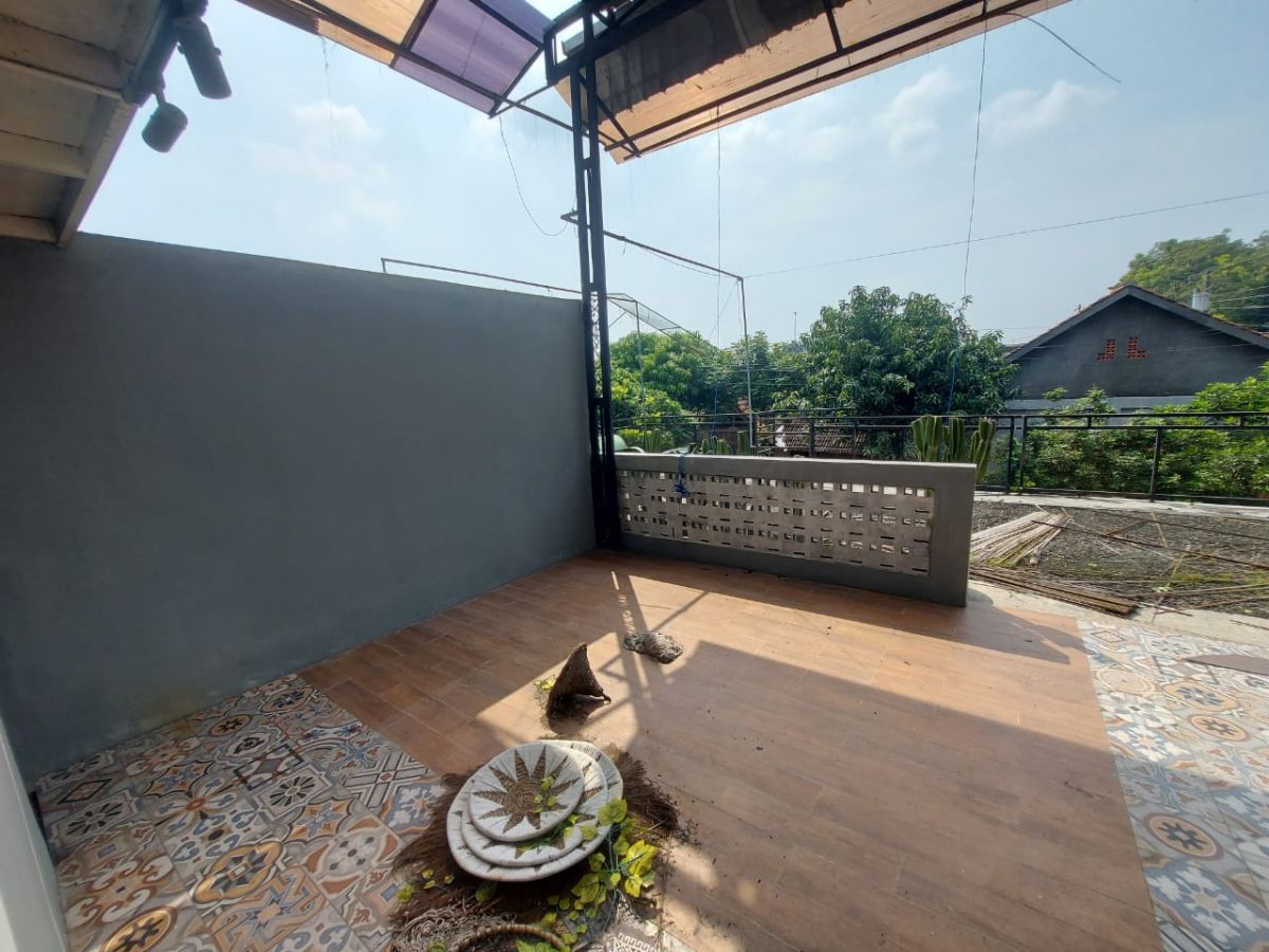 Rumah 2 Lantai Bonus Ruko di Jalan Raya Sragen Solo - Foto 12