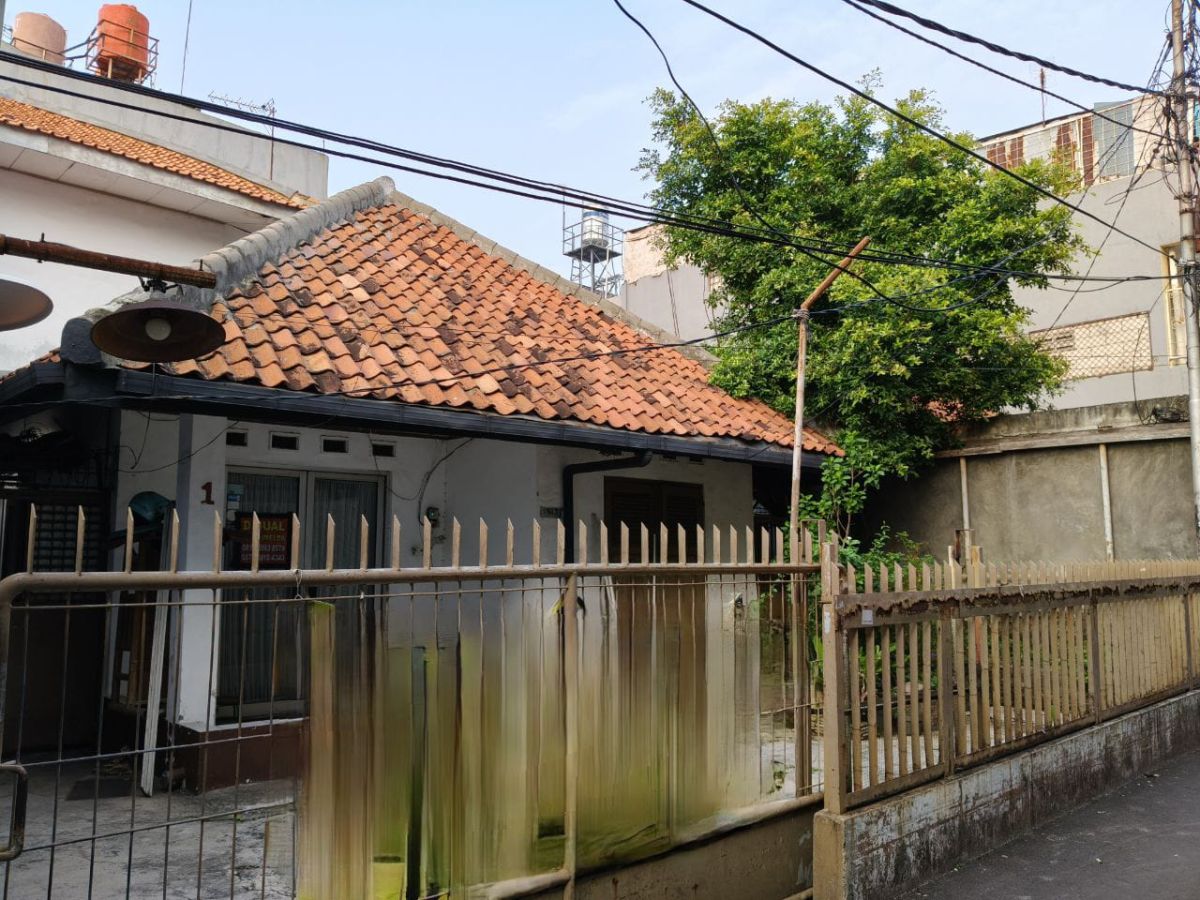 Jual Cepat hitung tanah Rumah tua lebar 10 meter di Grogol, Grogol Petamburan Jakarta Barat (AL)