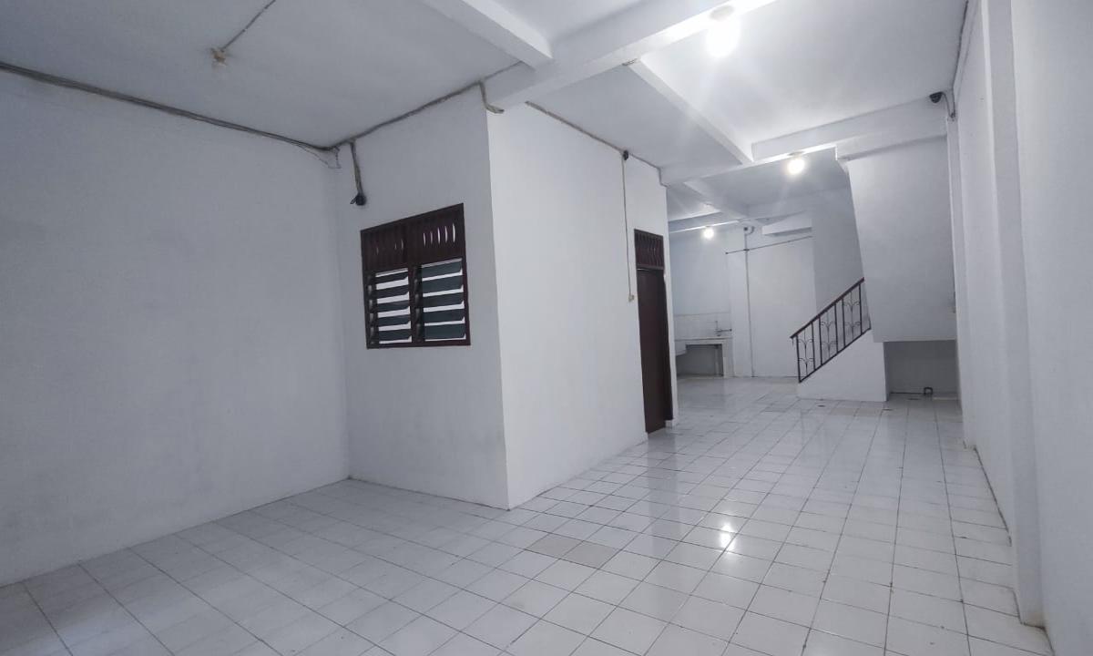 Jual Rumah Siap Huni di Jembatan Besi Jakarta Barat (DI) - Foto 2