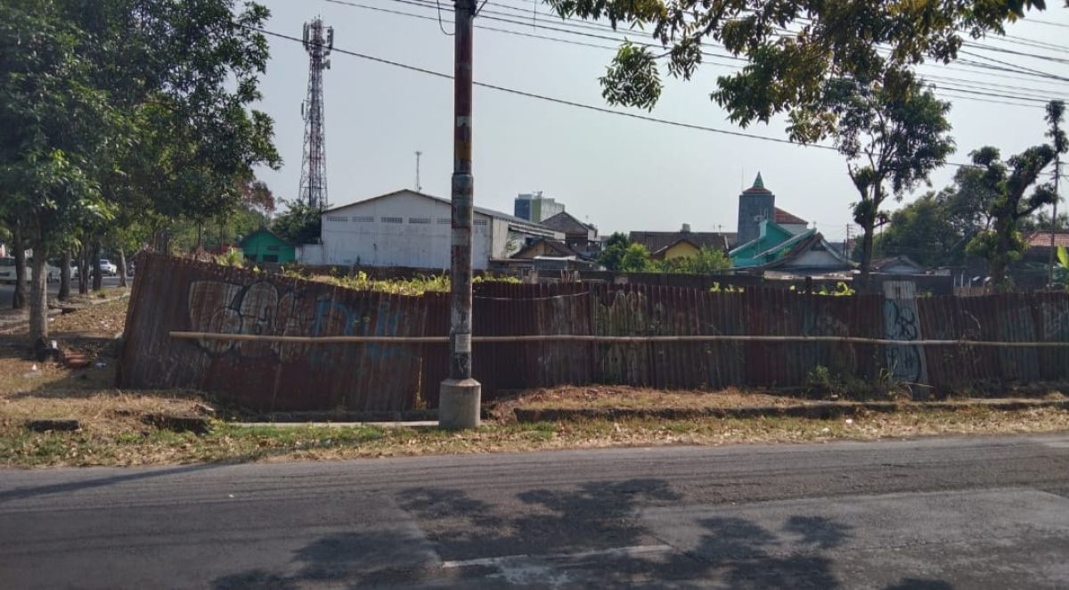 Tanah Strategis Pinggir Jalan Raya di Manahan Banjarsari Solo - Foto 2