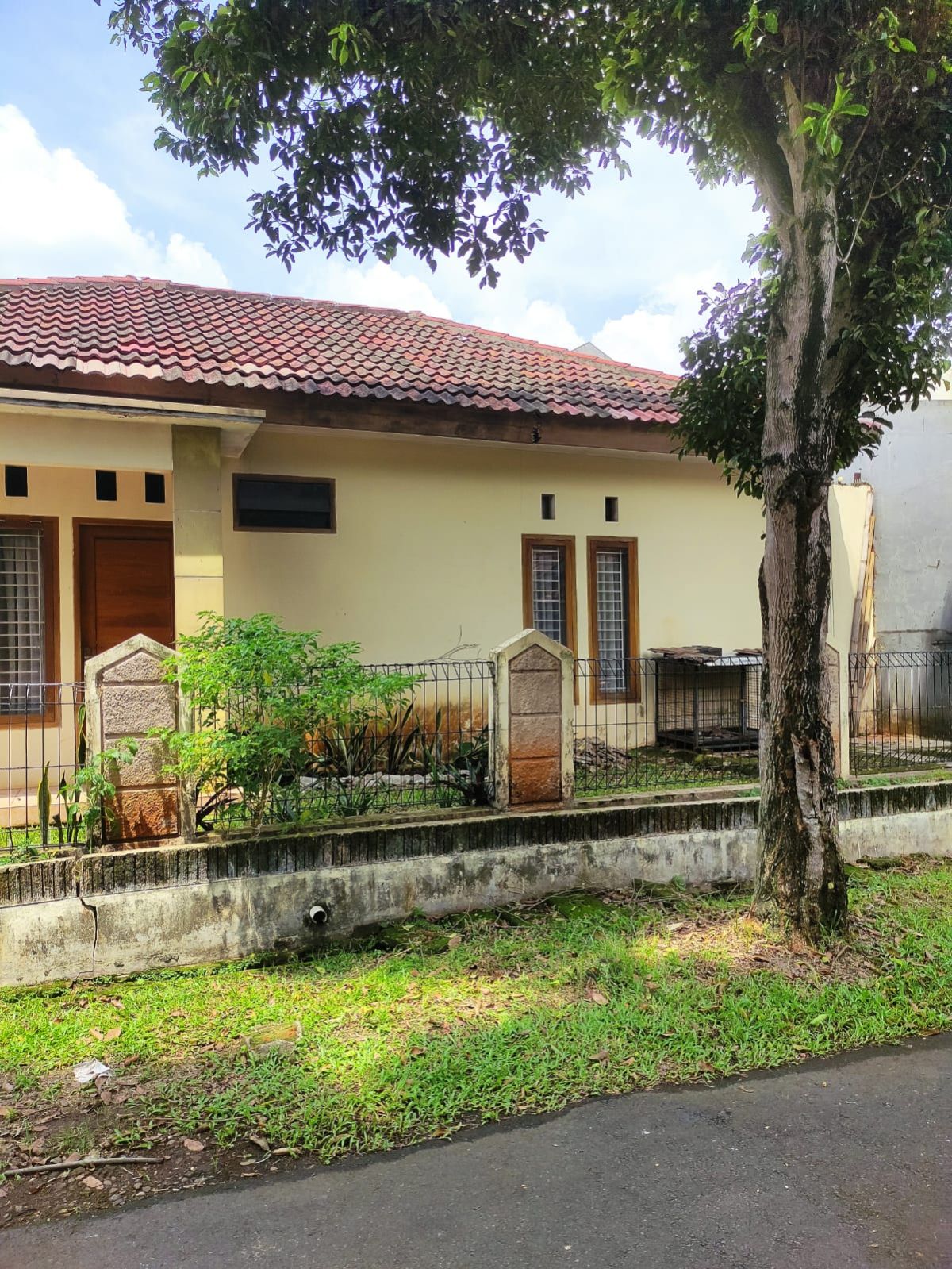 Dijual rumah hook di nusaloka BSD Tangerang Selatan