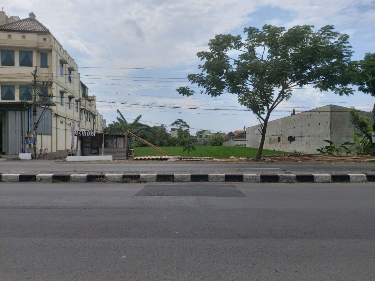 Tanah Kering Siap Bangun Pinggir Jalan Raya Solo Sragen di Kemiri Kebakkramat