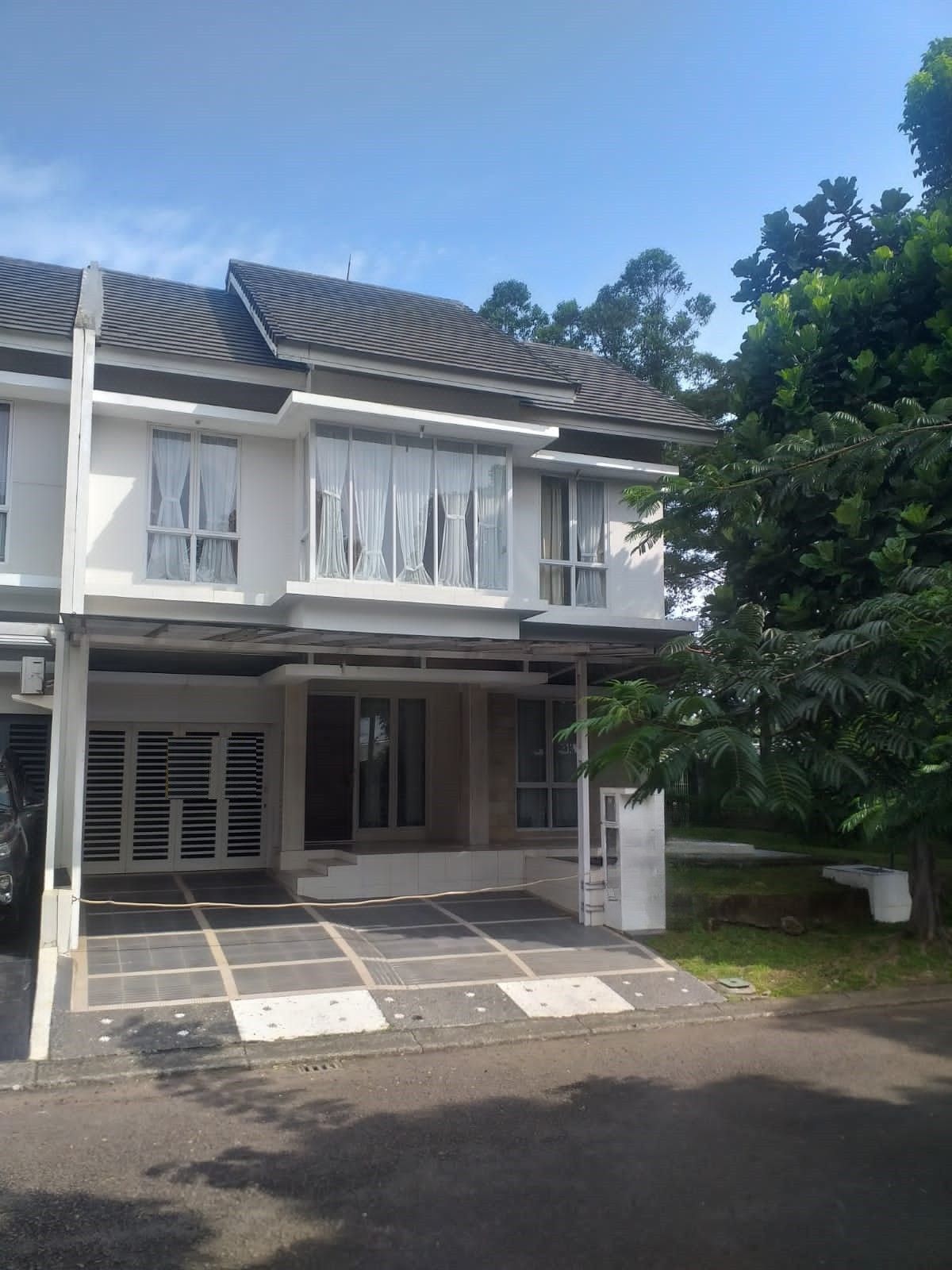 Dijual rumah hook posisi sudut di Discovery Bintaro Jaya Tangerang Selatan