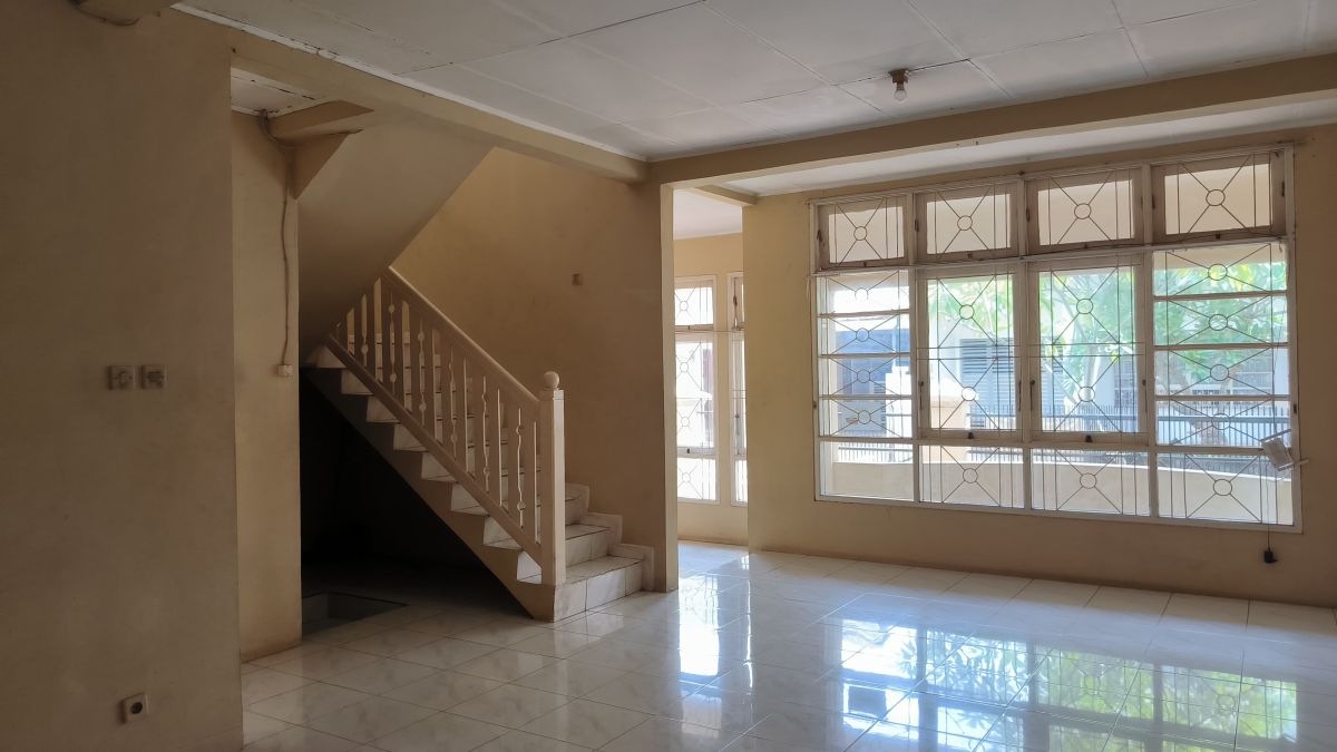 Dijual rumah 2 lantai di Gretta Residence Graha Raya Tangerang Selatan - Foto 2