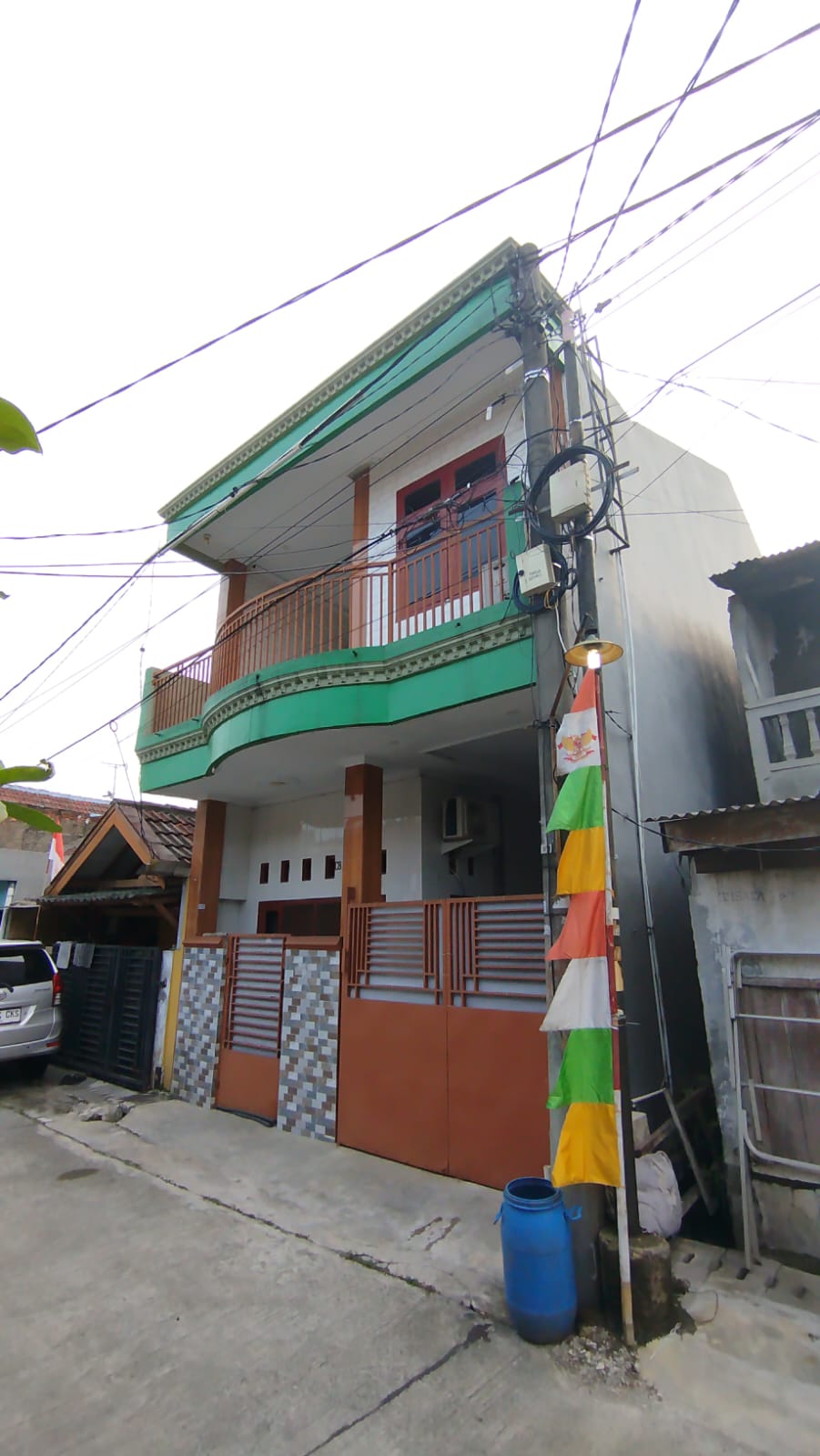 Rumah minimalis 2 lantai siap huni berlokasi di gembor tangerang - Foto 4