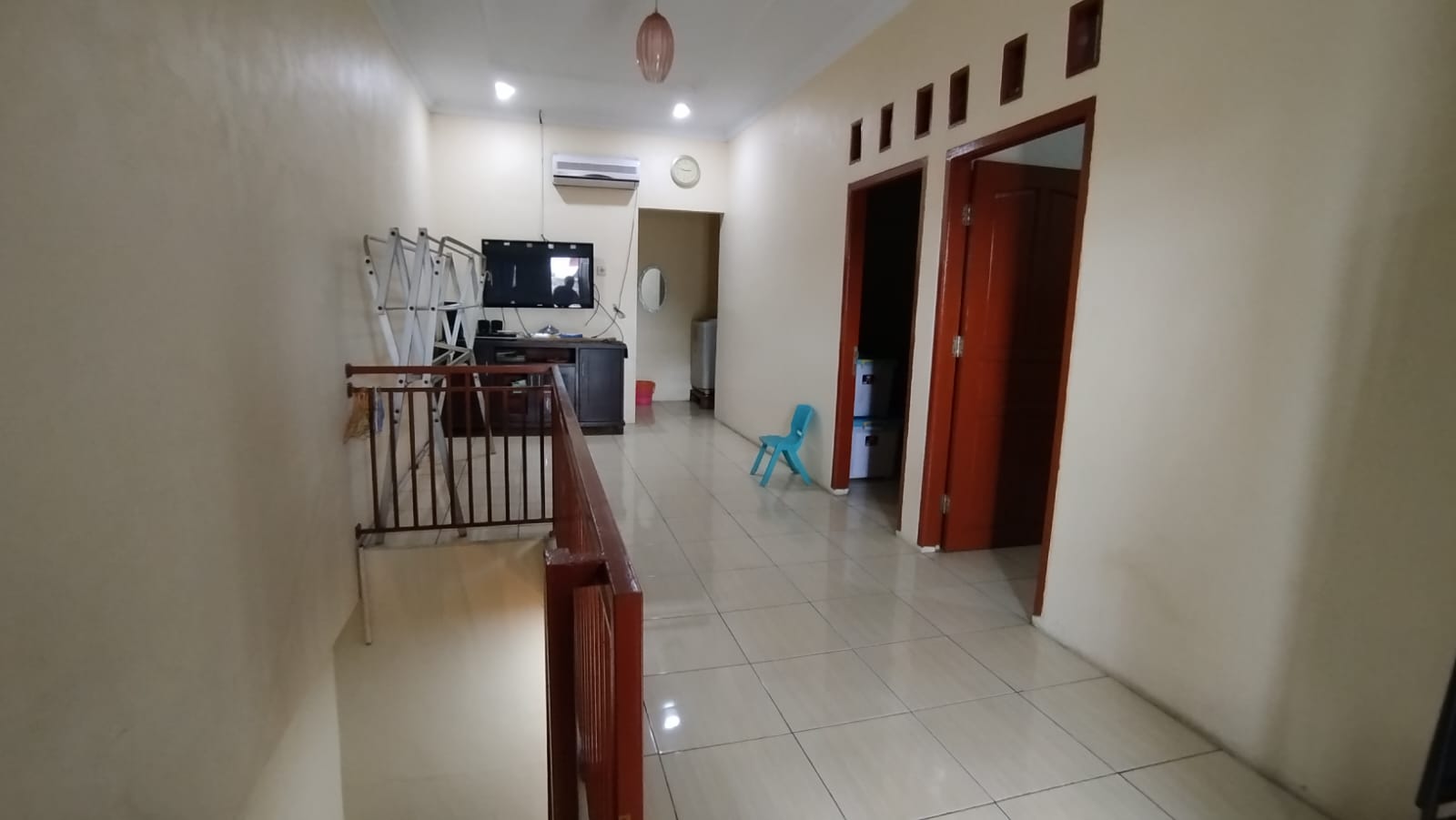 Rumah minimalis 2 lantai siap huni berlokasi di gembor tangerang - Foto 11
