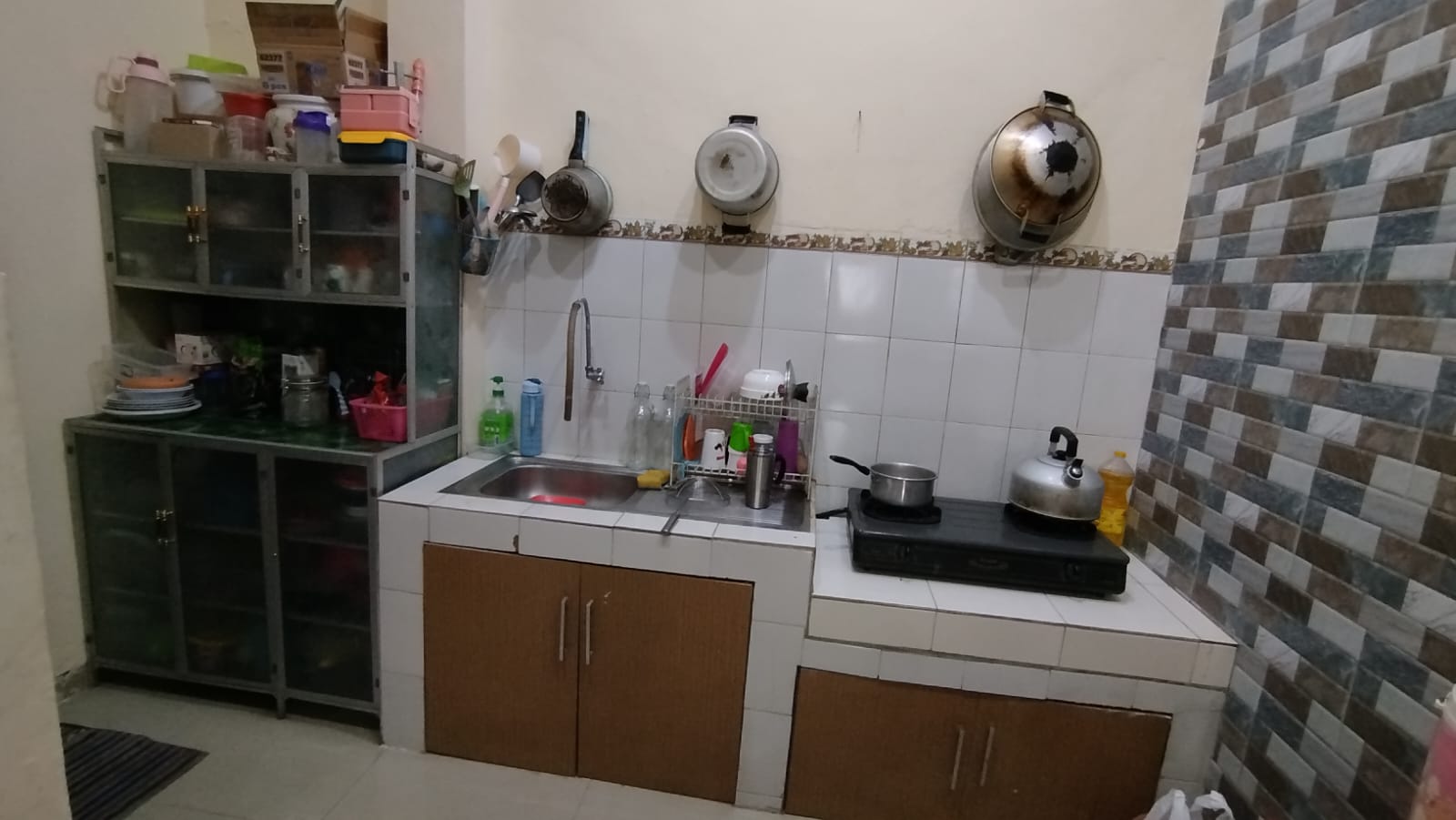 Rumah minimalis 2 lantai siap huni berlokasi di gembor tangerang - Foto 15