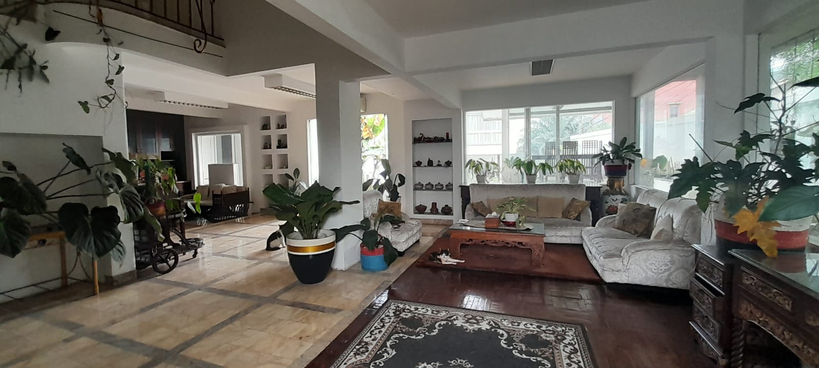 Rumah Luas Dan Mewah Dalam Cluster Dengan Private Pool Dijual Di Jalan Kompas Ciputat - Foto 2