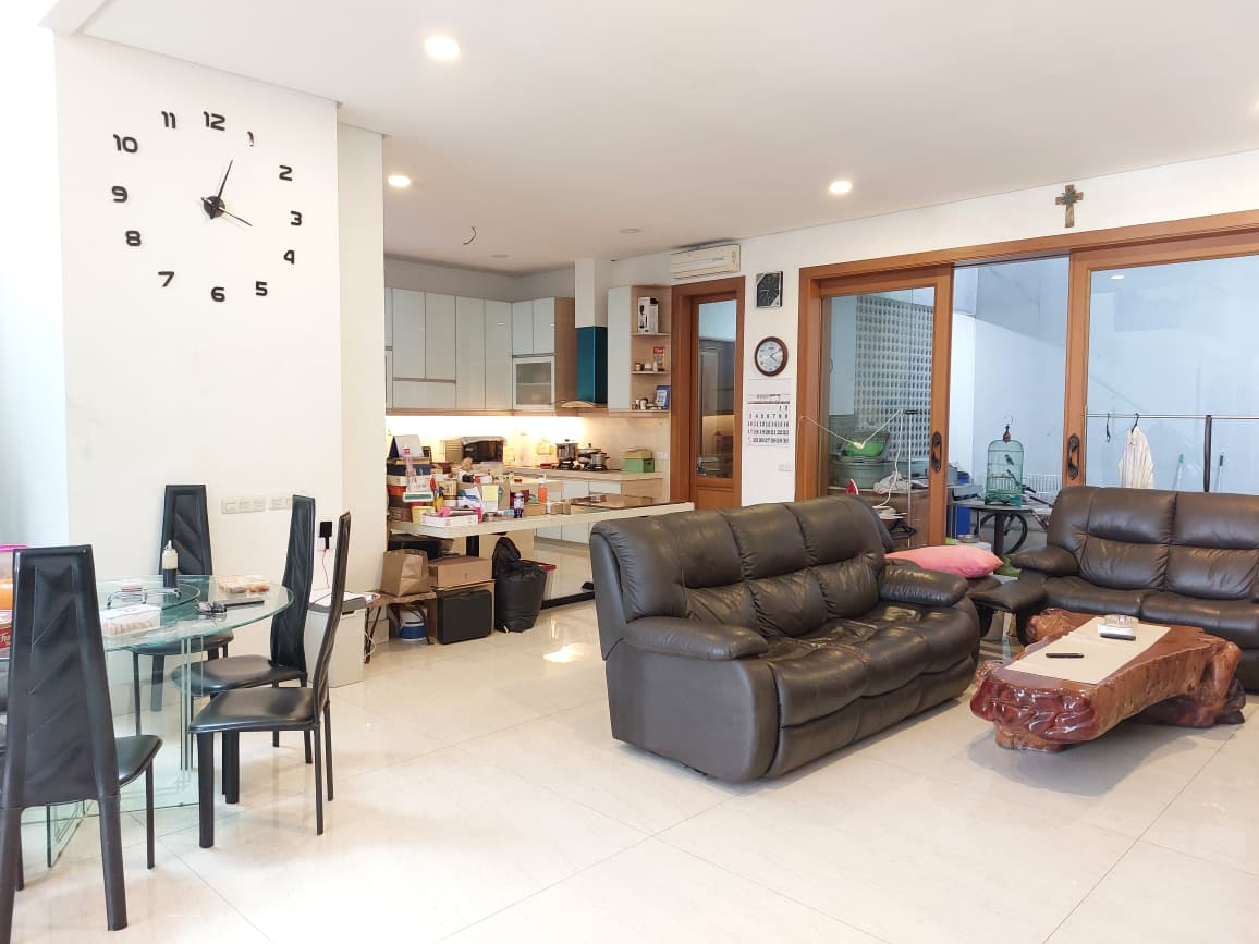 Dijual Rumah 3 Lantai Unfurnished Daerah Cideng - Jakarta Pusat