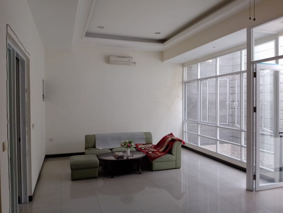 Turun Harga! Dijual RUMAH BAGUS SIAP HUNI – GREEN LAKE CITY - Foto 2