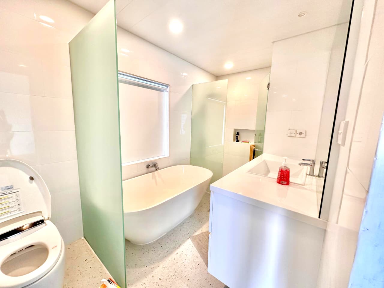 Dijual Cepat! Rumah Mewah Style American Modern Semi Furnish Dekat Palur Plaza &amp; Kampus - Foto 3