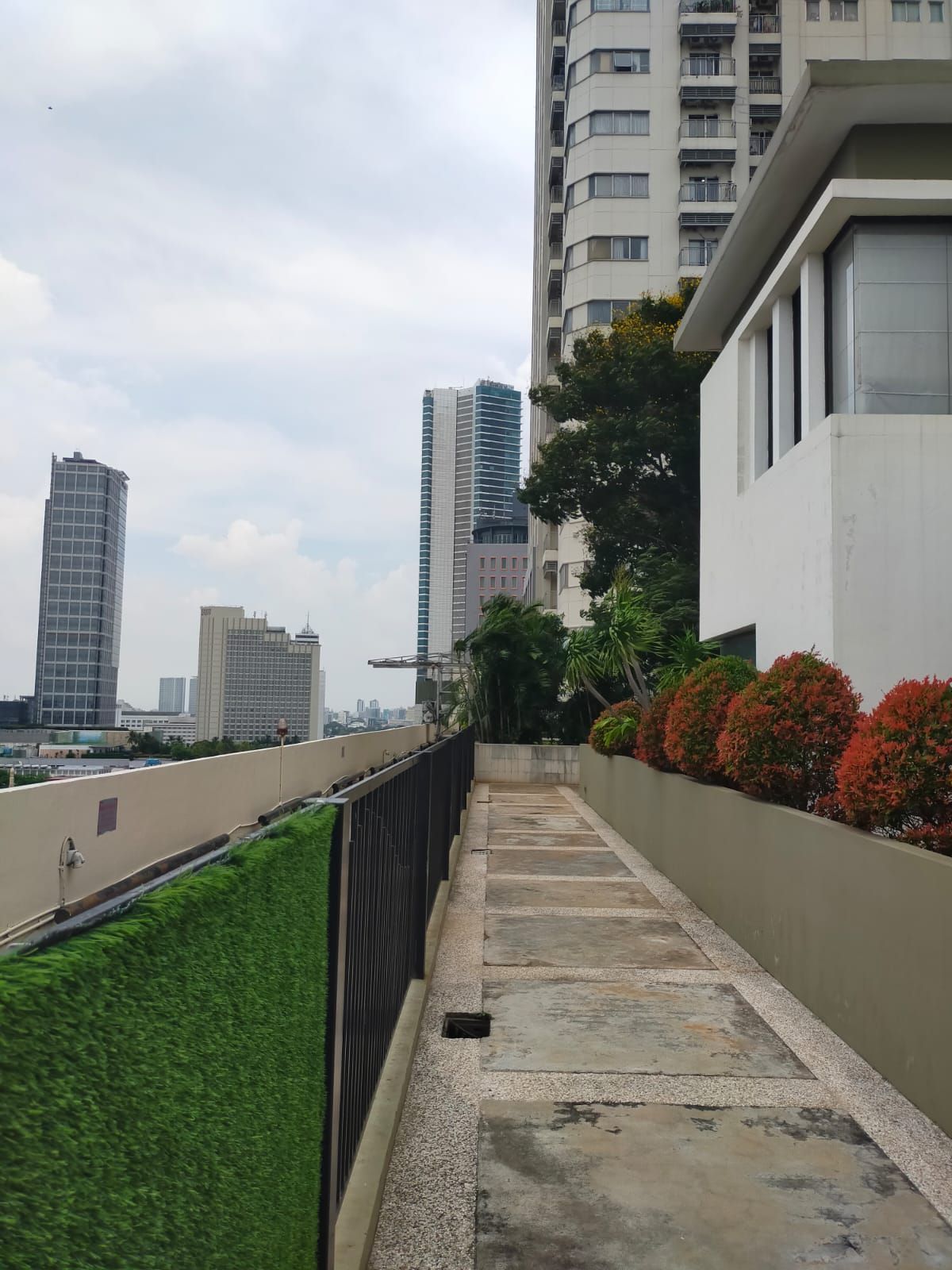 Disewakan Townhouse Cosmopark Thamrin City 5menit ke Grand Indonesia. ZM - Foto 2