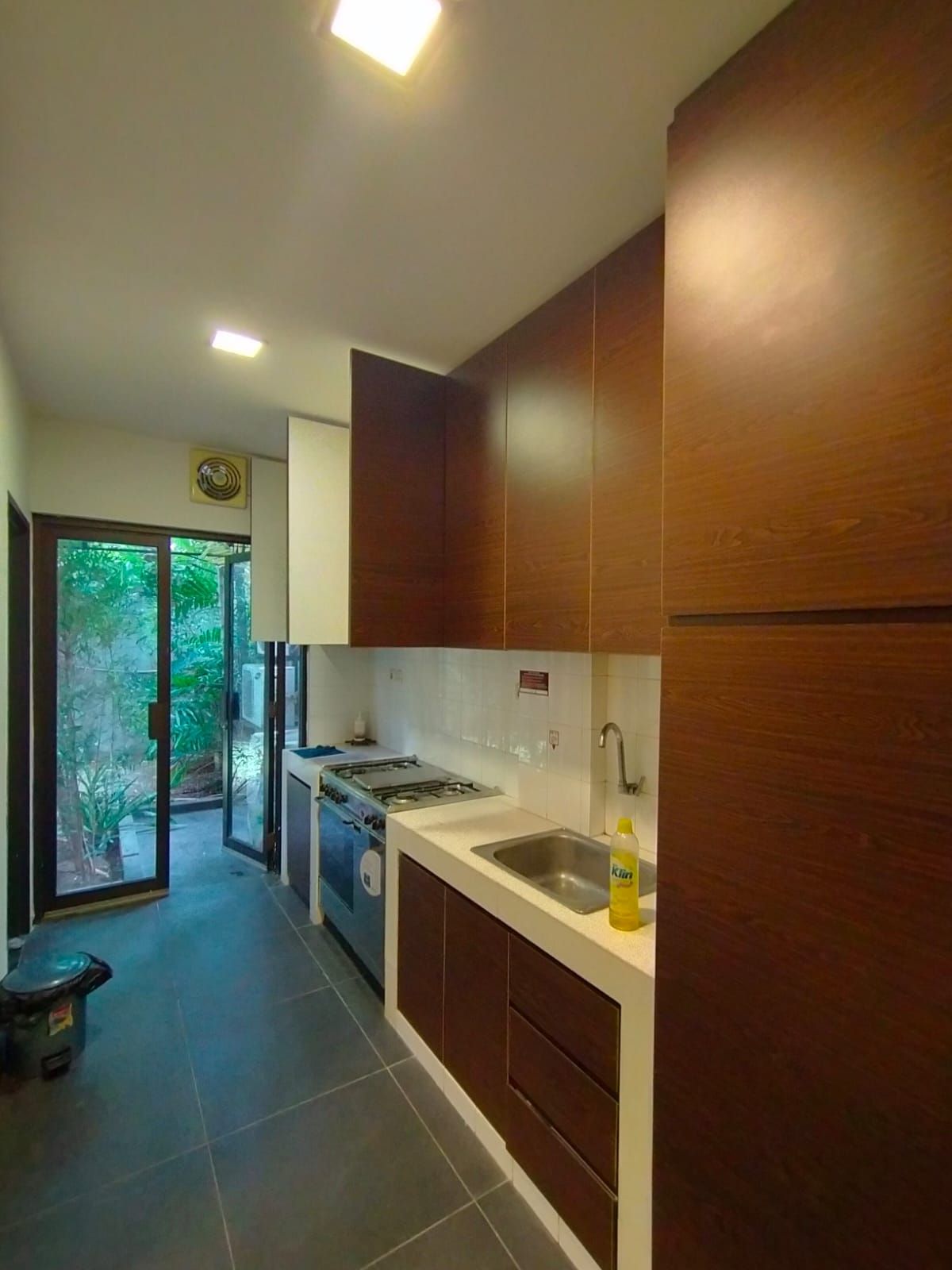 Disewakan Townhouse Cosmopark Thamrin City 5menit ke Grand Indonesia. ZM - Foto 3