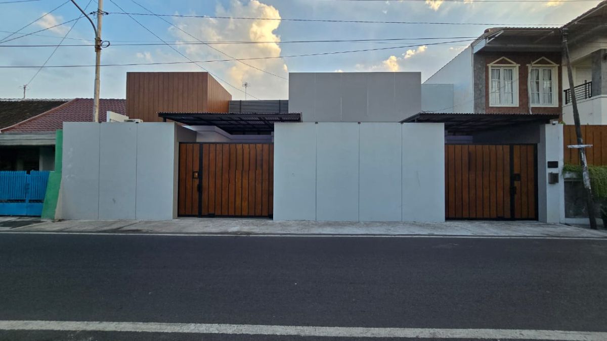 Jual Cepat! Rumah Tengah Kota Solo, Mewah &amp; Siap Pakai.