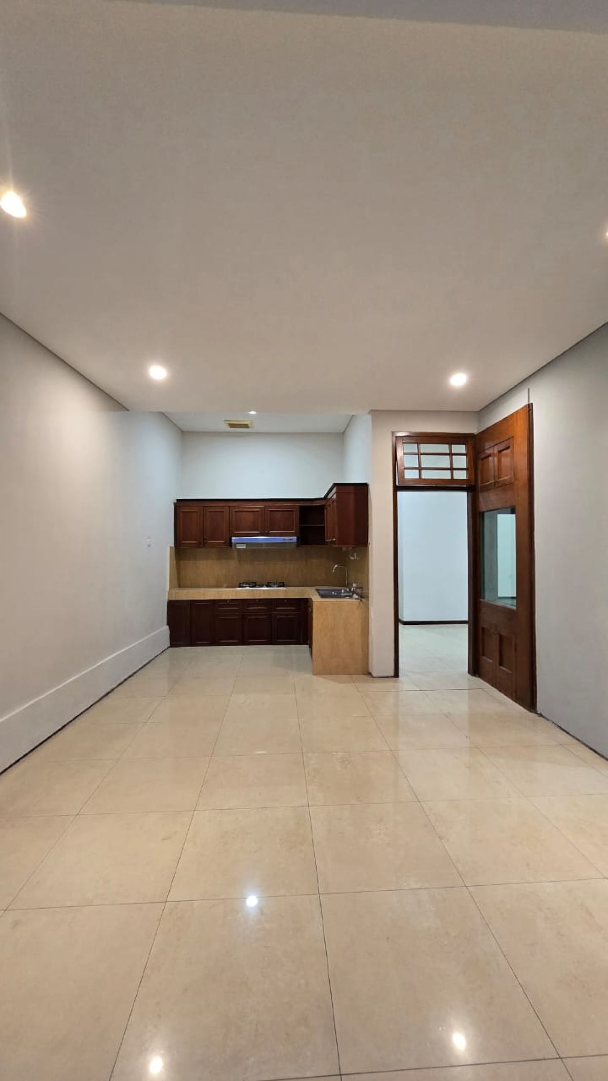 Jual Cepat! Rumah Tengah Kota Solo, Mewah &amp; Siap Pakai. - Foto 2
