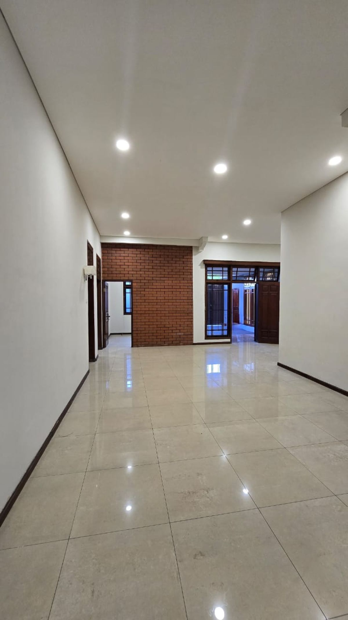 Jual Cepat! Rumah Tengah Kota Solo, Mewah &amp; Siap Pakai. - Foto 5