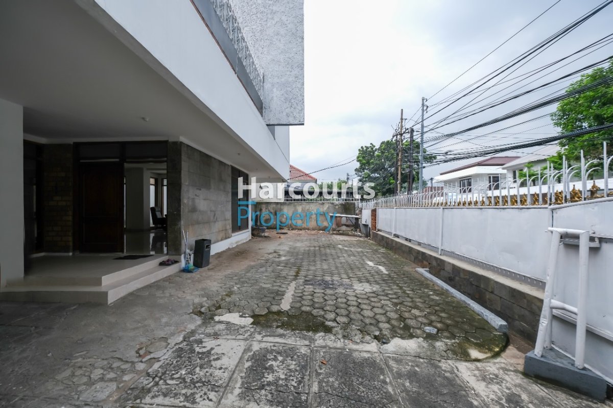 Dijual Rumah Lama Strategis Pinggir Jalan Area Jl. Darmawangsa Kebayoran Baru - Foto 2