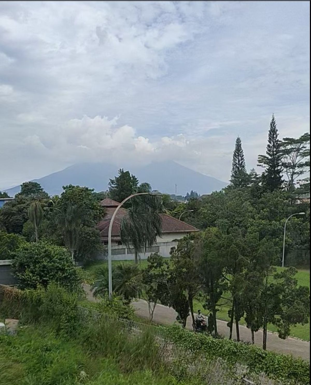 Dijual Rumah Mewah Siap Huni di Cluster Thomson, Gading Serpong – Akses Tol & Fasilitas Lengkap - Foto 9