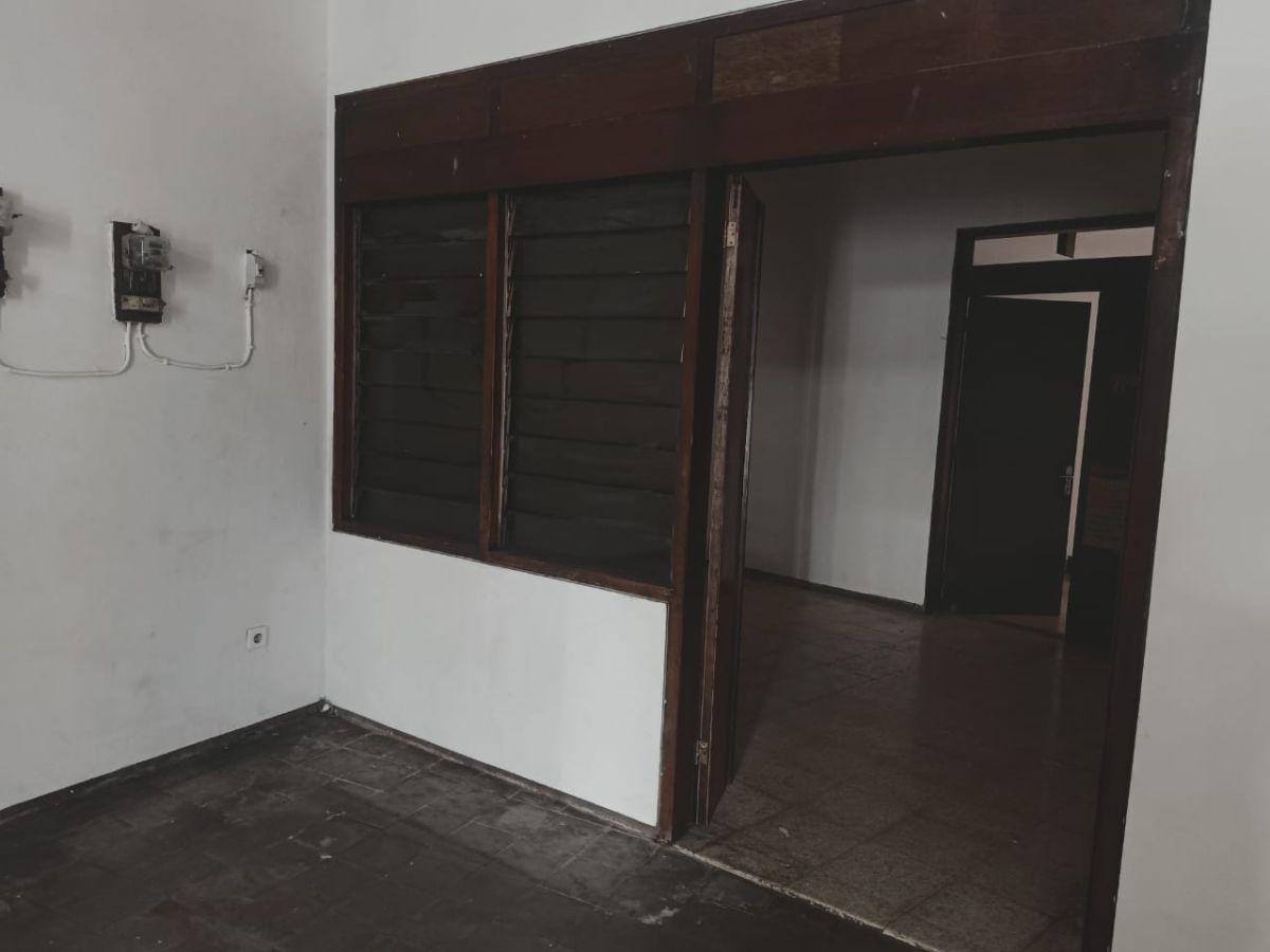 Rumah dan Ruang Usaha Strategis , di Jalan Piere Tendean Nusukan Banjarsari Solo - Foto 4