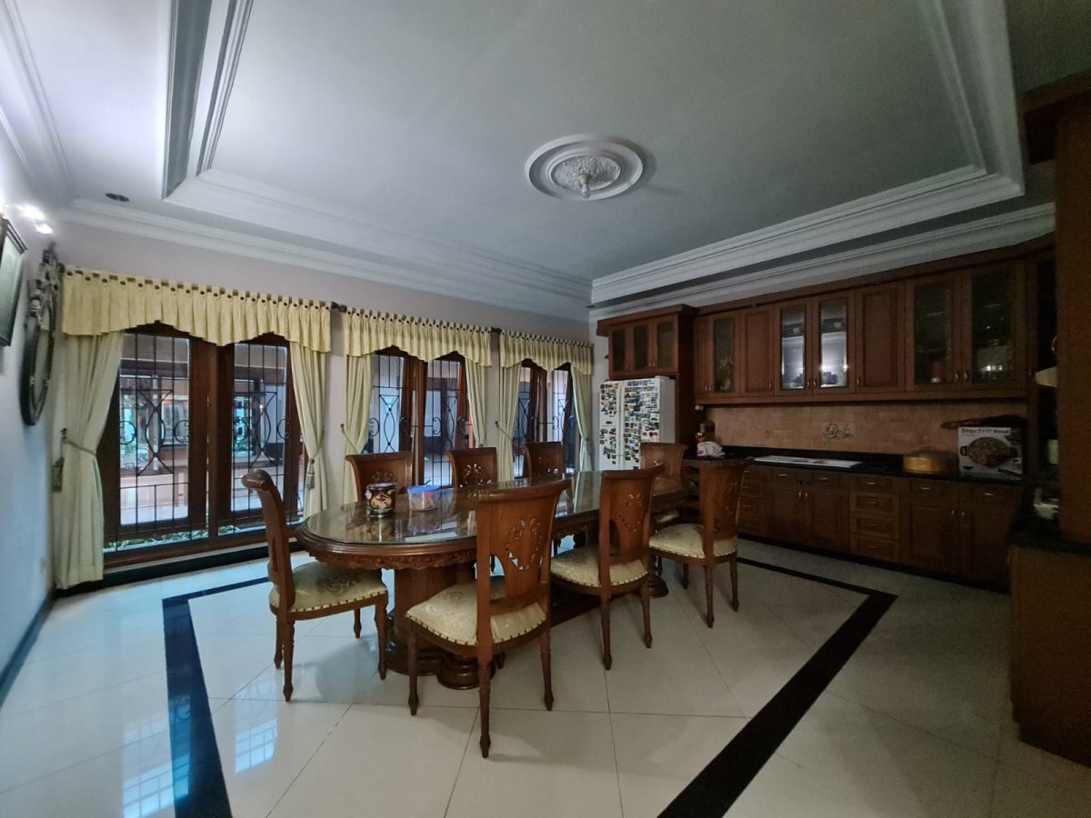 Disewakan Rumah Mewah Pusat Kota Solo, Dekat Mall Paragon Dan Slamet Riyadi Solo - Foto 9