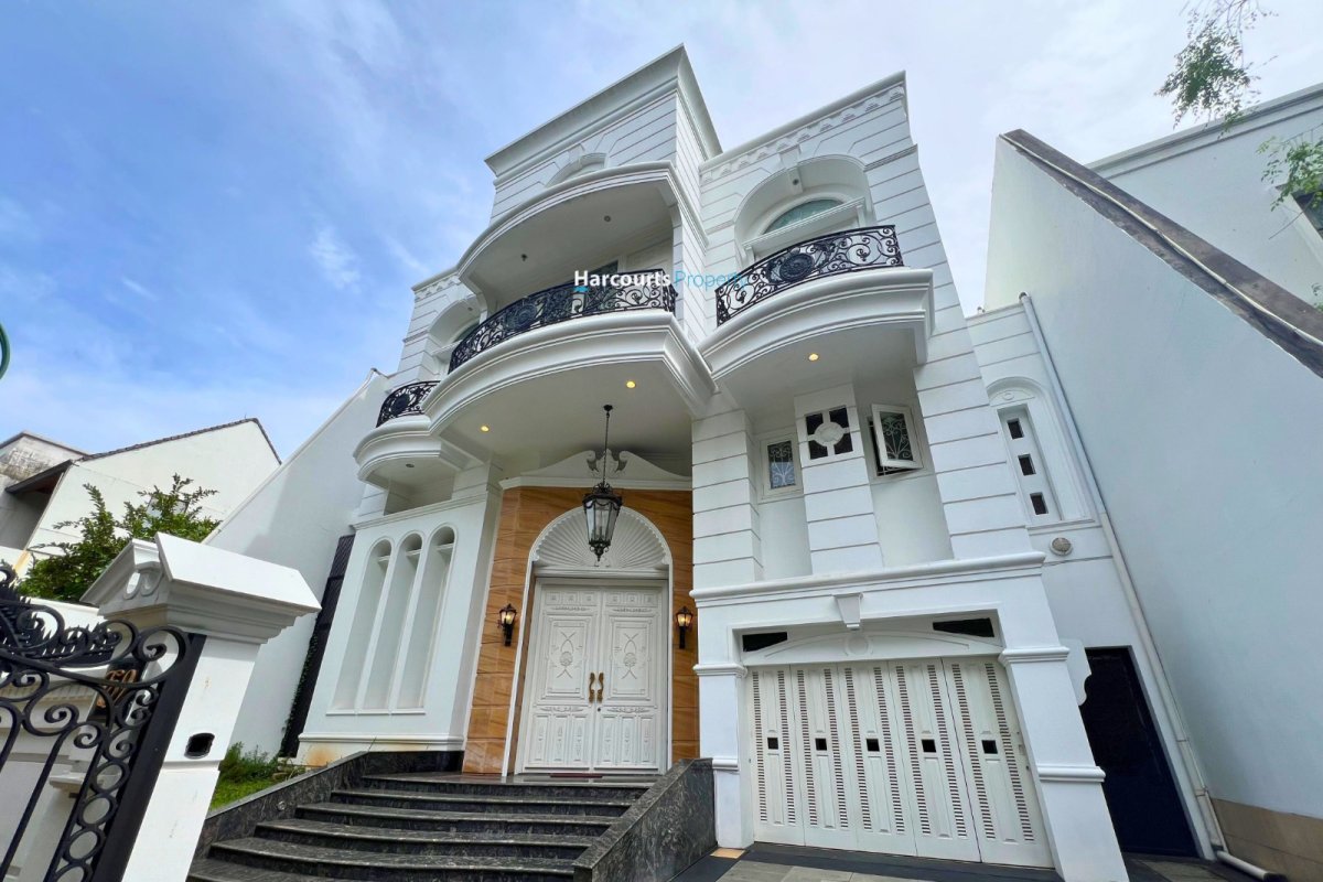 Dijual Rumah Eropa Modern Dalam Komplek Area Senayan Residence