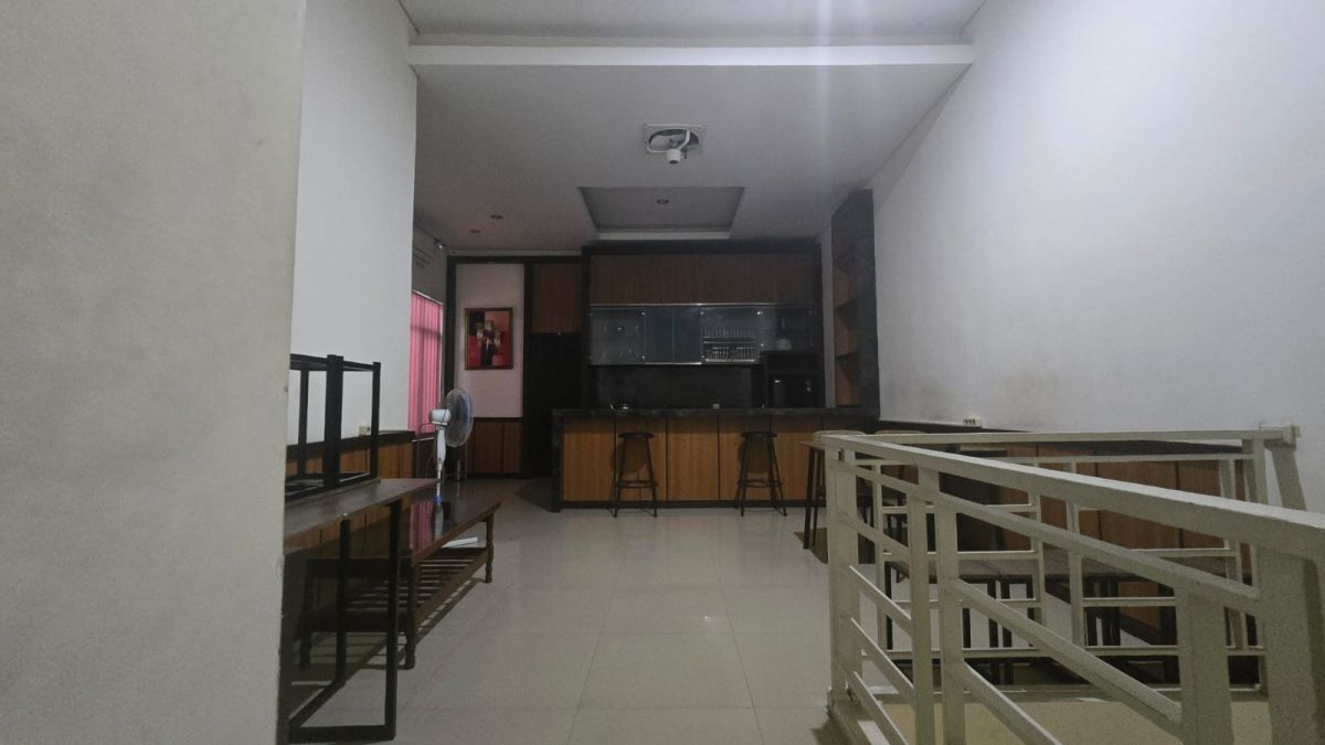 Ruko Murah Strategis 2 Lantai di Jalan Agus Salim Laweyan Solo - Foto 2